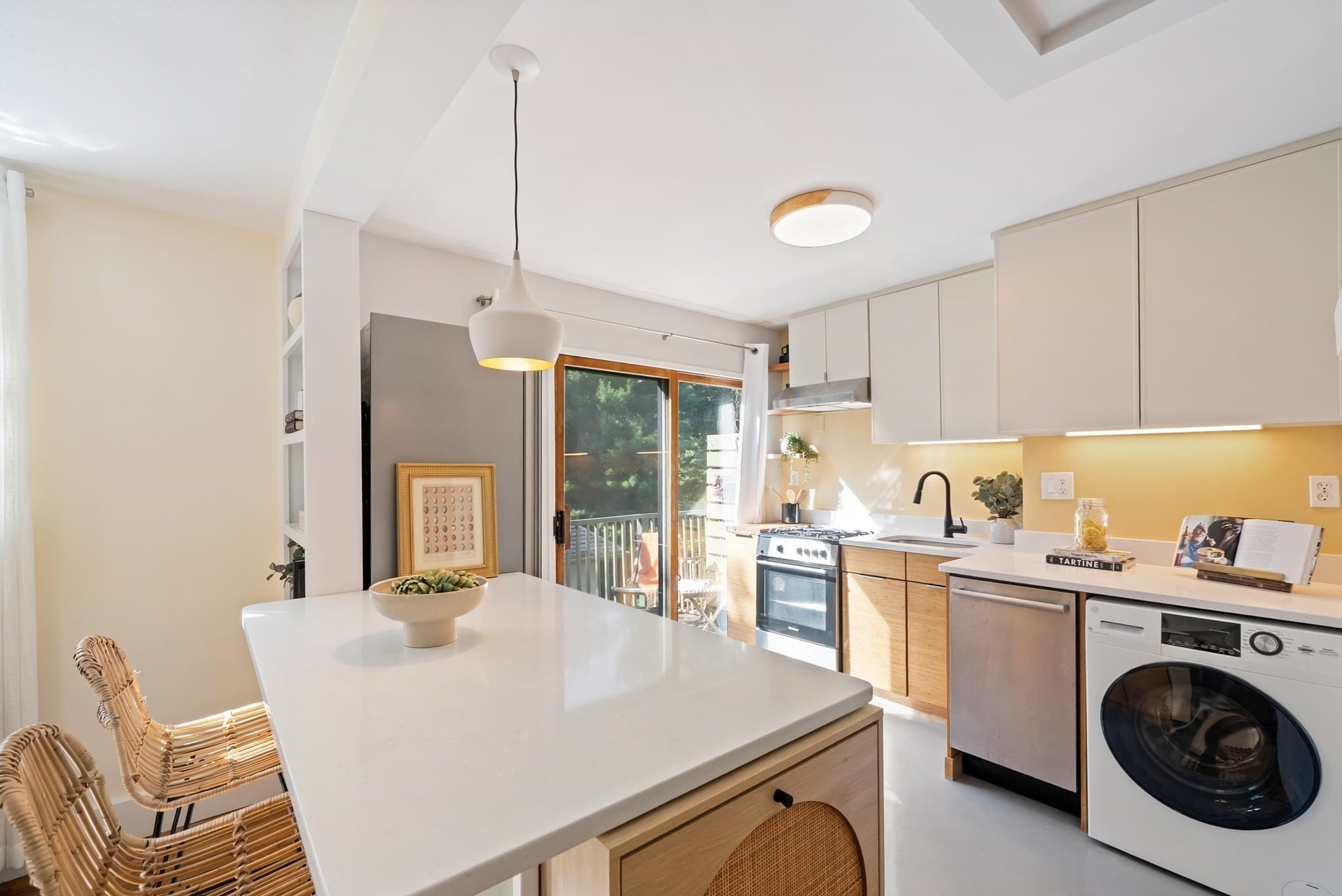 Condominium at 12 Chauncy Street # 4, Cambridge MA 02138, Cambridge, photo 6 of 18