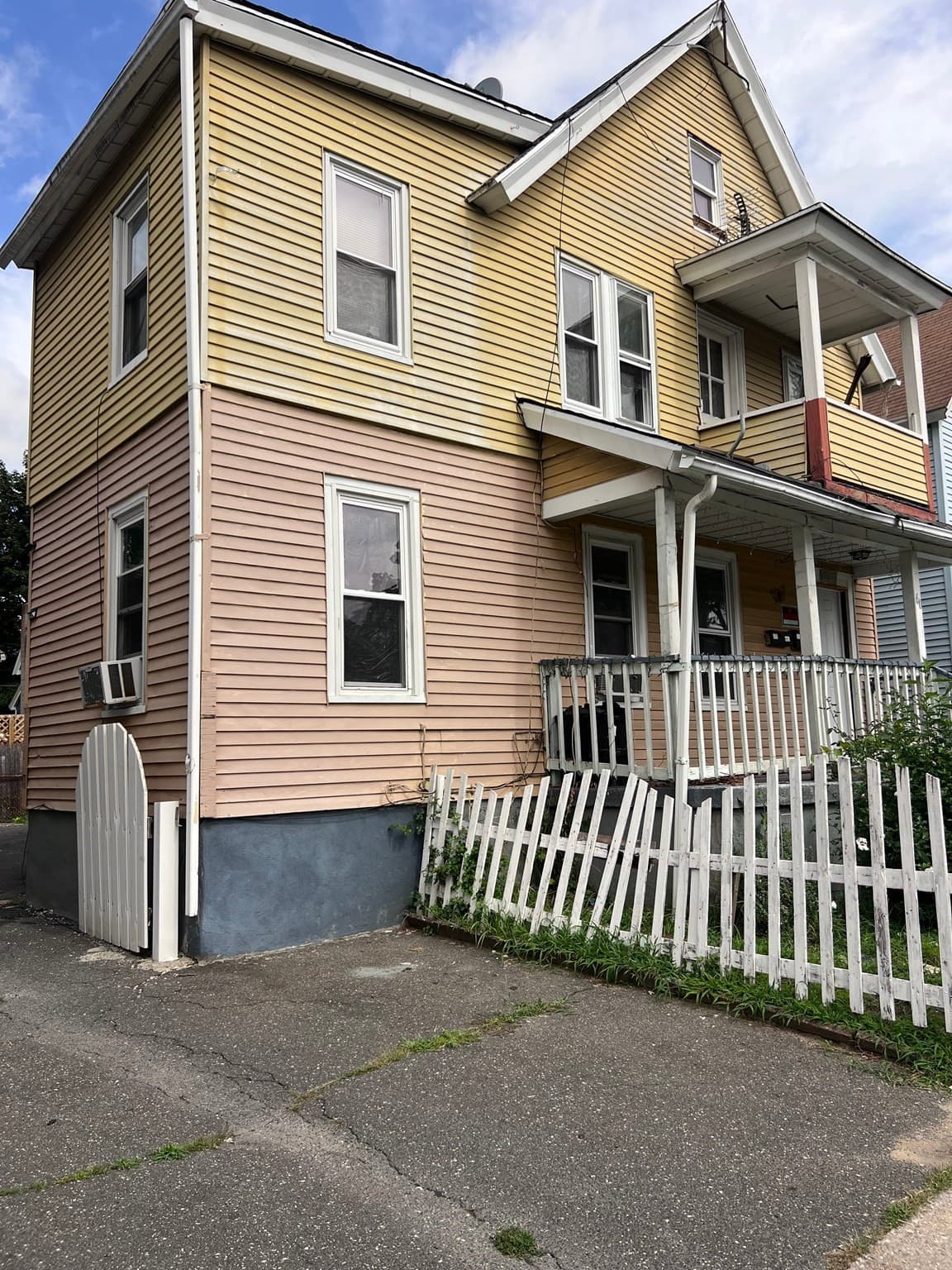 60 Montmorenci St., Springfield MA 01107