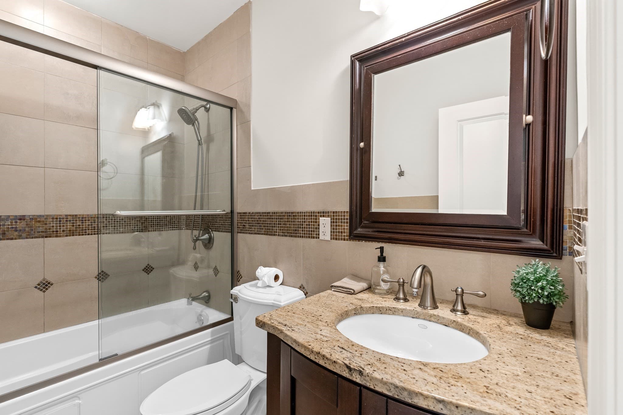 Condominium at 135-137 Salem St # 7, Boston MA 02113, Boston, photo 13 of 16