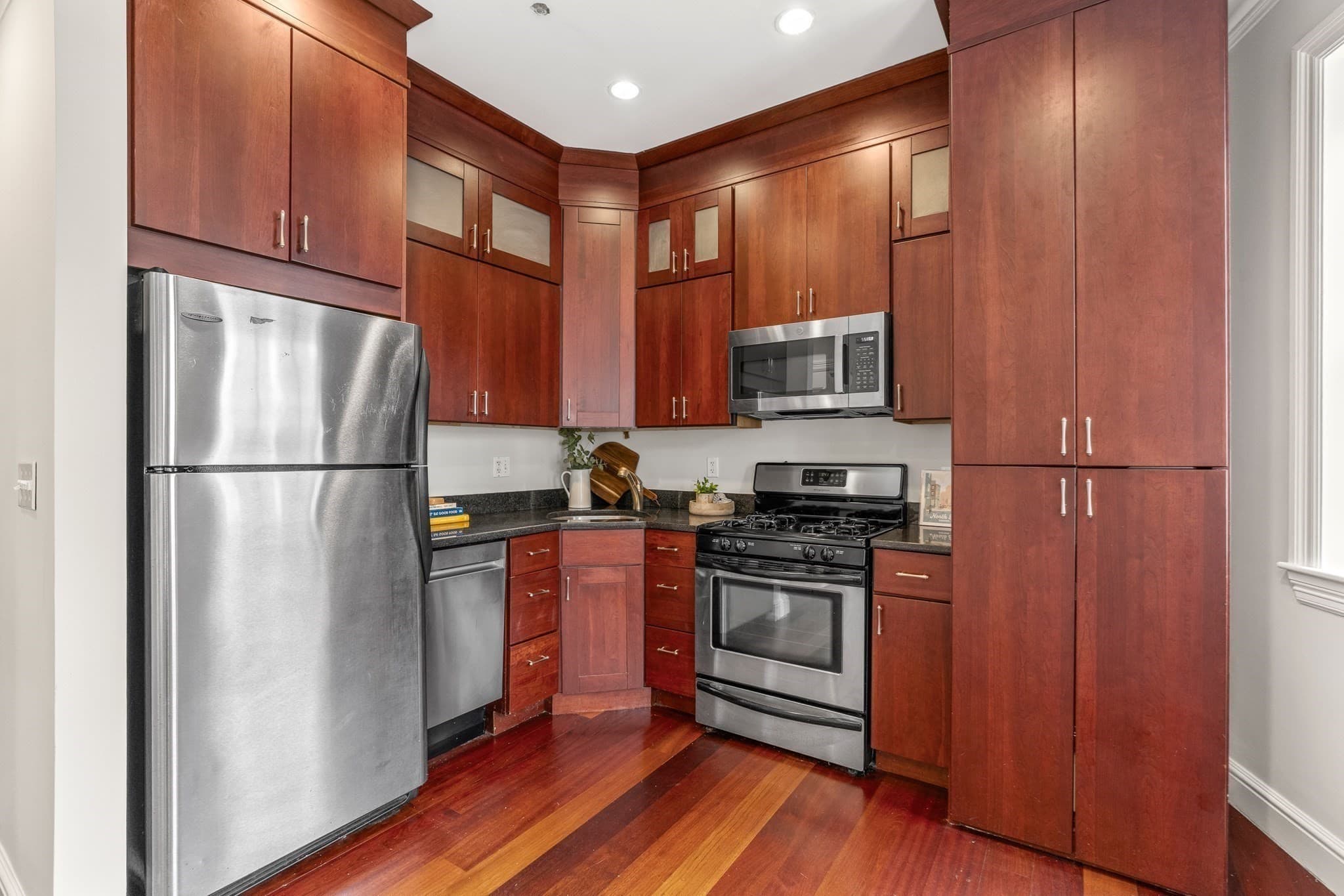 Condominium at 135-137 Salem St # 7, Boston MA 02113, Boston, photo 3 of 16