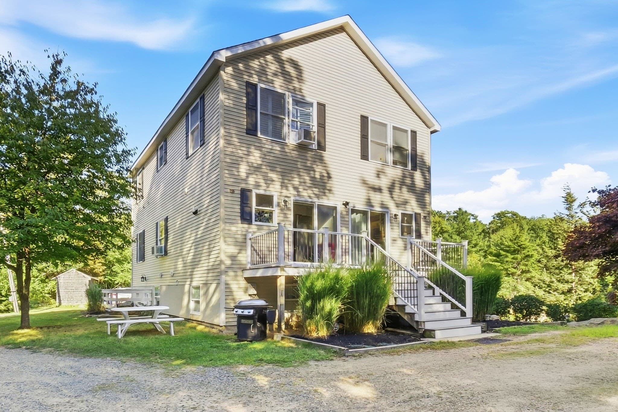 Condominium at 46 Leverett St # 1, Gloucester MA 01930, Gloucester, photo 2 of 33