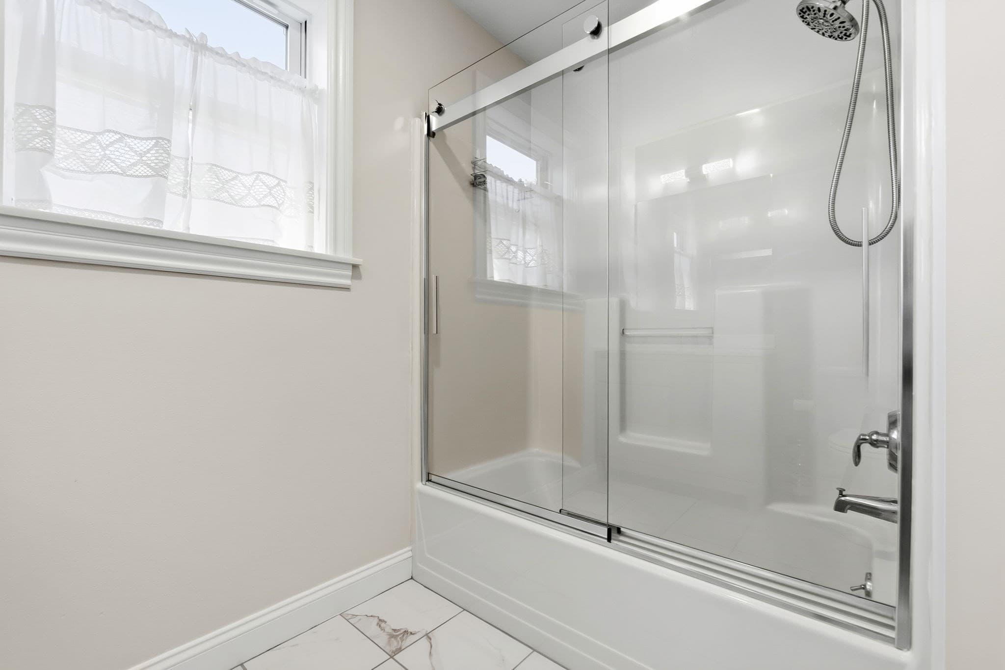 Condominium at 46 Leverett St # 1, Gloucester MA 01930, Gloucester, photo 16 of 33