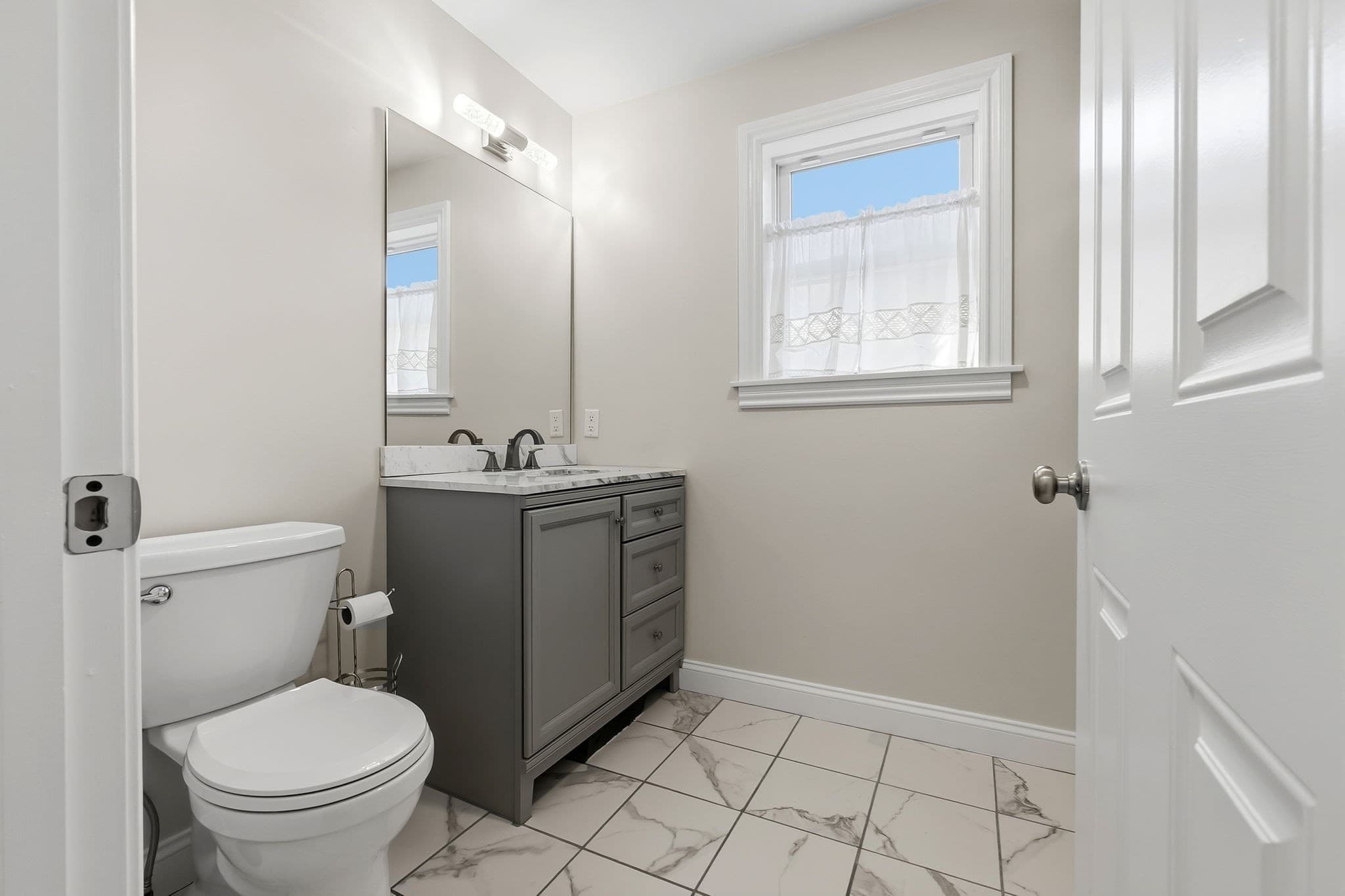 Condominium at 46 Leverett St # 1, Gloucester MA 01930, Gloucester, photo 15 of 33