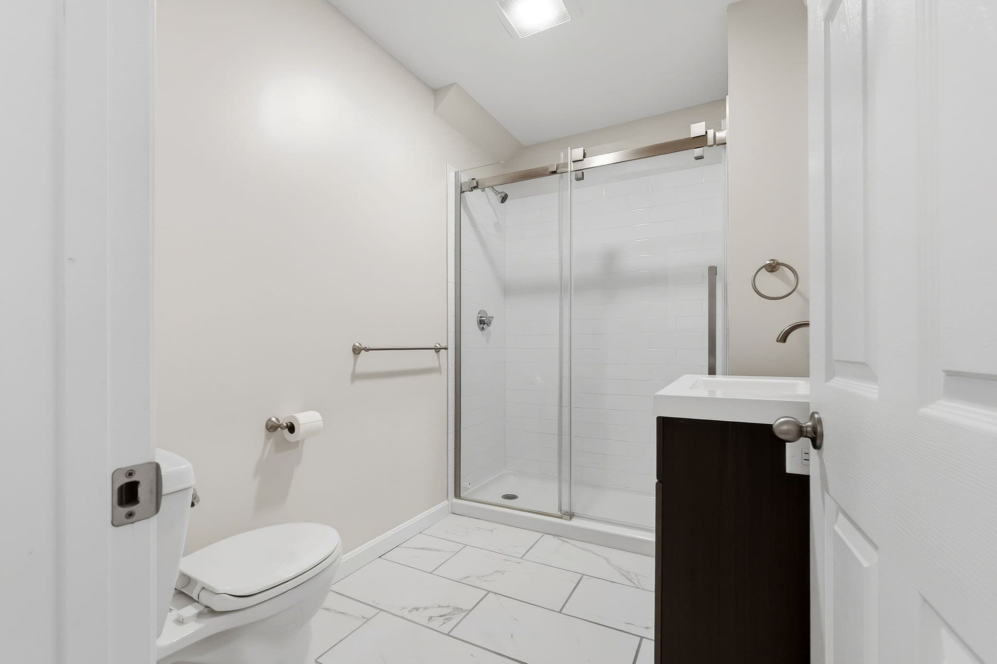 Condominium at 46 Leverett St # 1, Gloucester MA 01930, Gloucester, photo 19 of 33