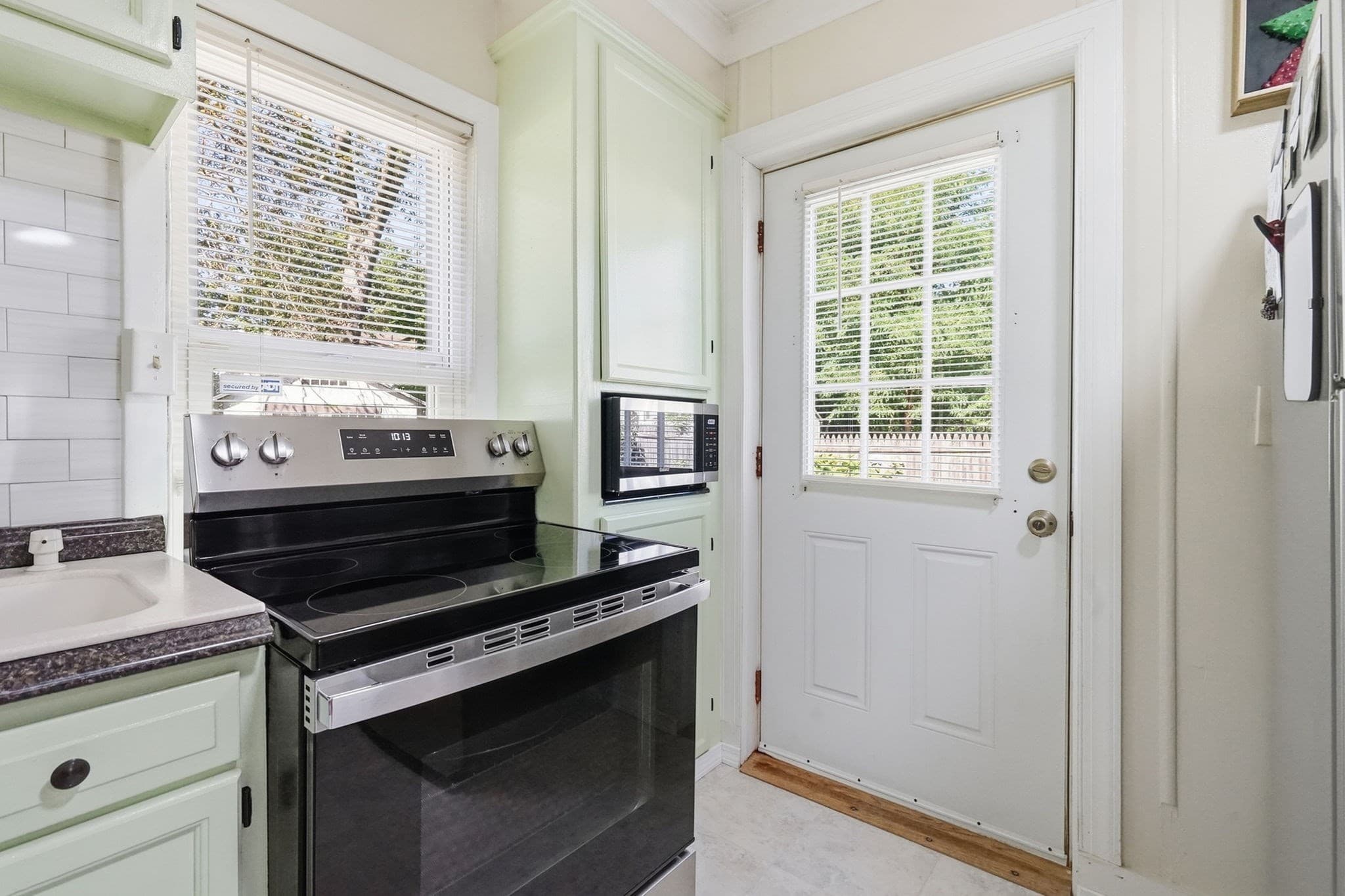 Single Family Residence at 114 Hood St, Springfield MA 01109, Springfield, photo 13 of 34