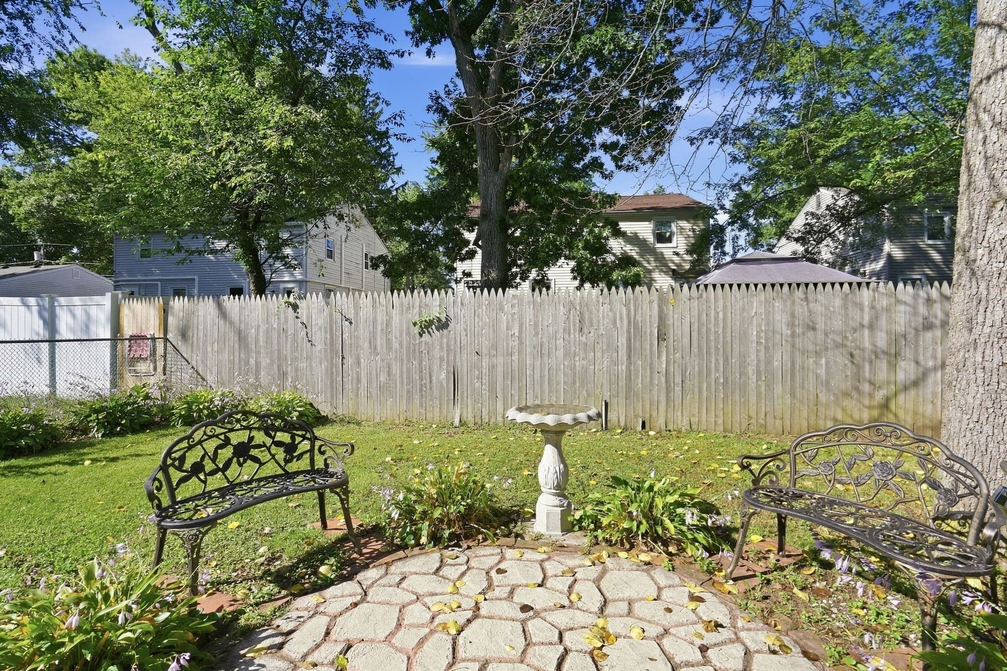 Single Family Residence at 114 Hood St, Springfield MA 01109, Springfield, photo 28 of 34
