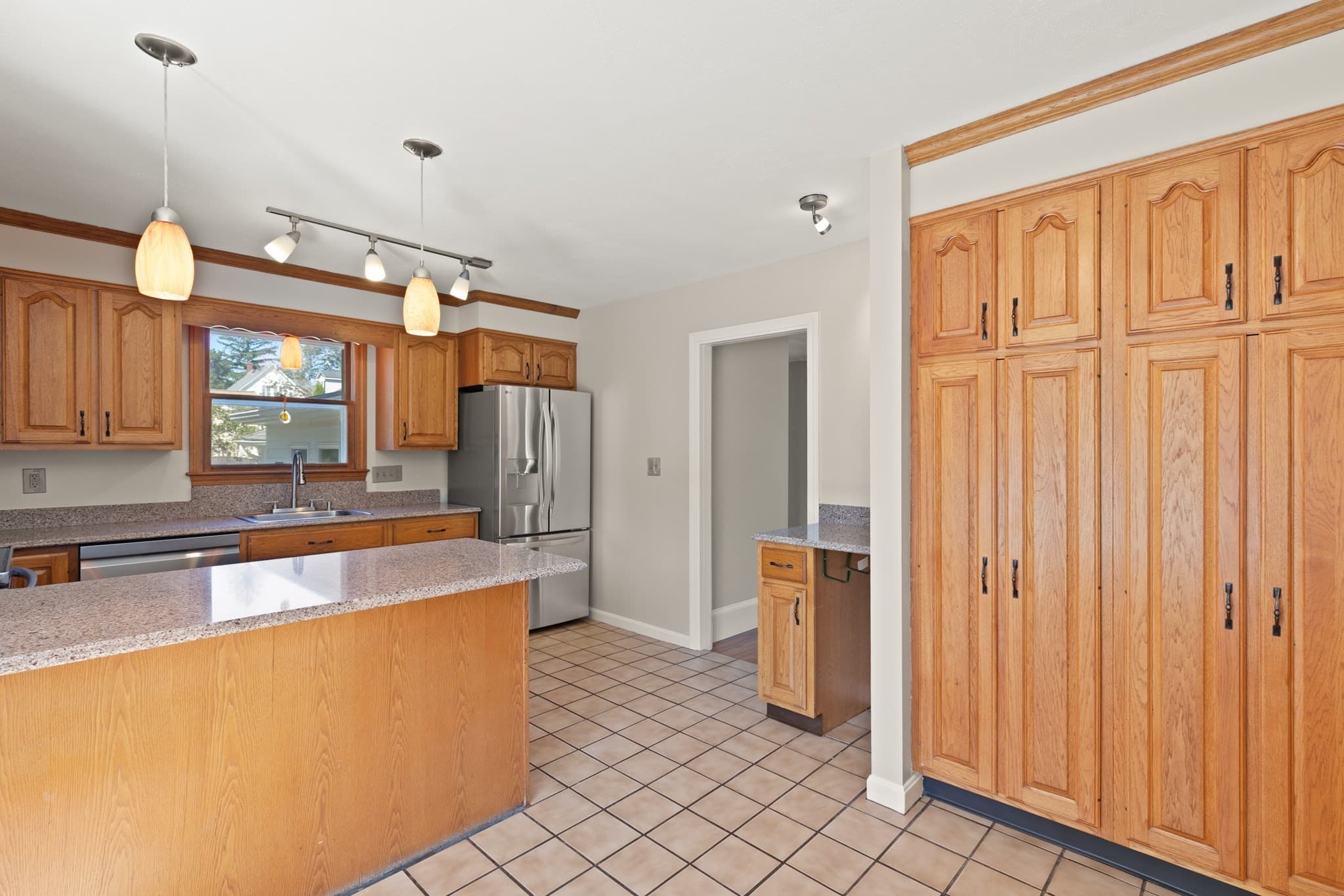 Single Family Residence at 61 Upland Ave, Haverhill MA 01835, Haverhill, photo 11 of 41