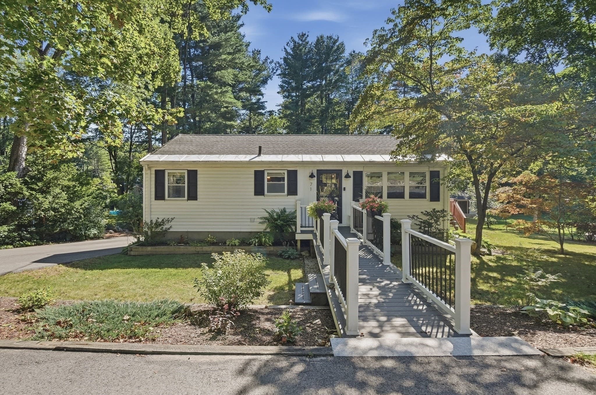 Single Family Residence at 71 Causeway St, Hudson MA 01749, Hudson, photo 2 of 28