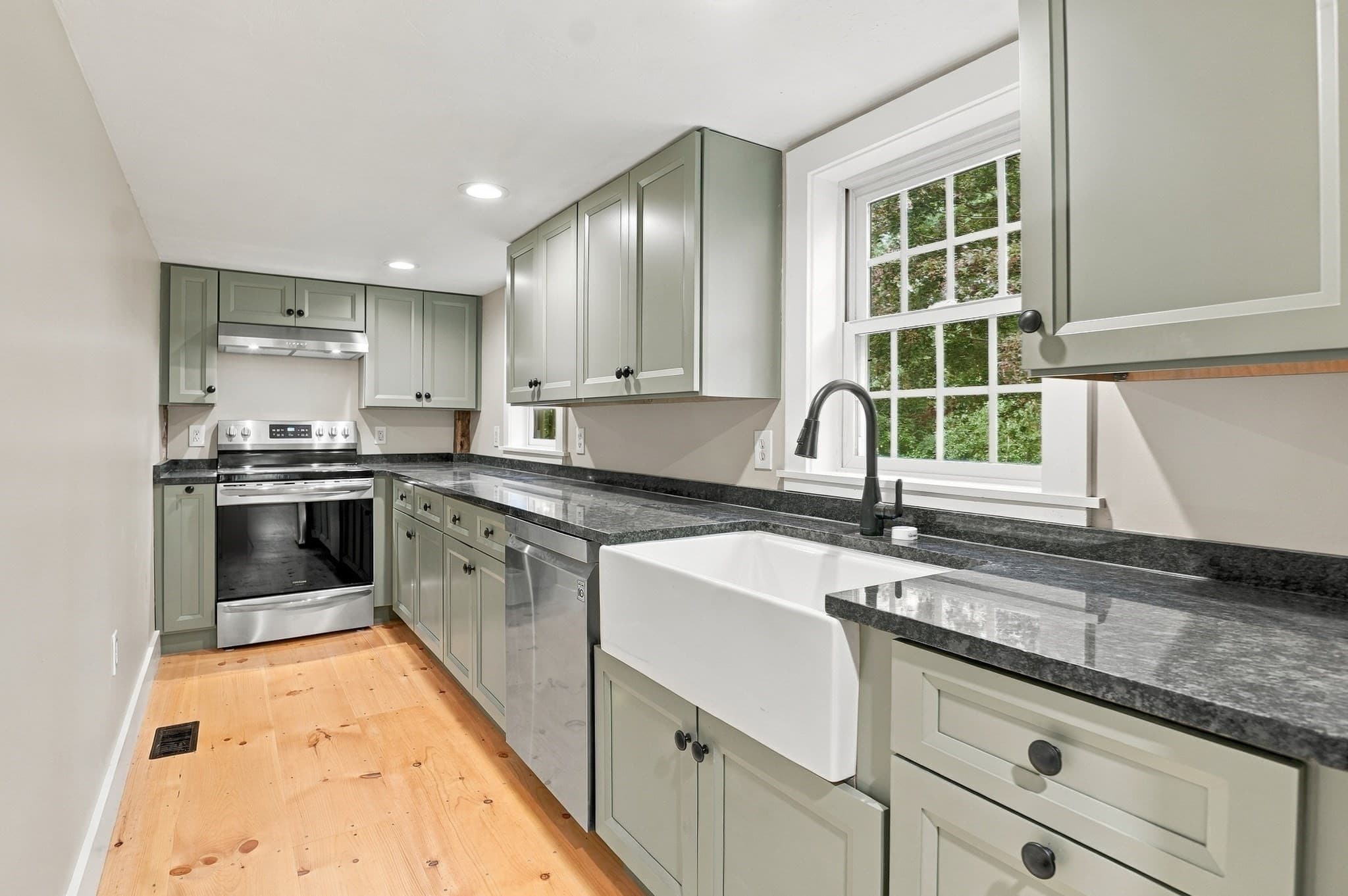 Single Family Residence at 67 Stone School Road, Sutton MA 01590, Sutton, photo 13 of 42