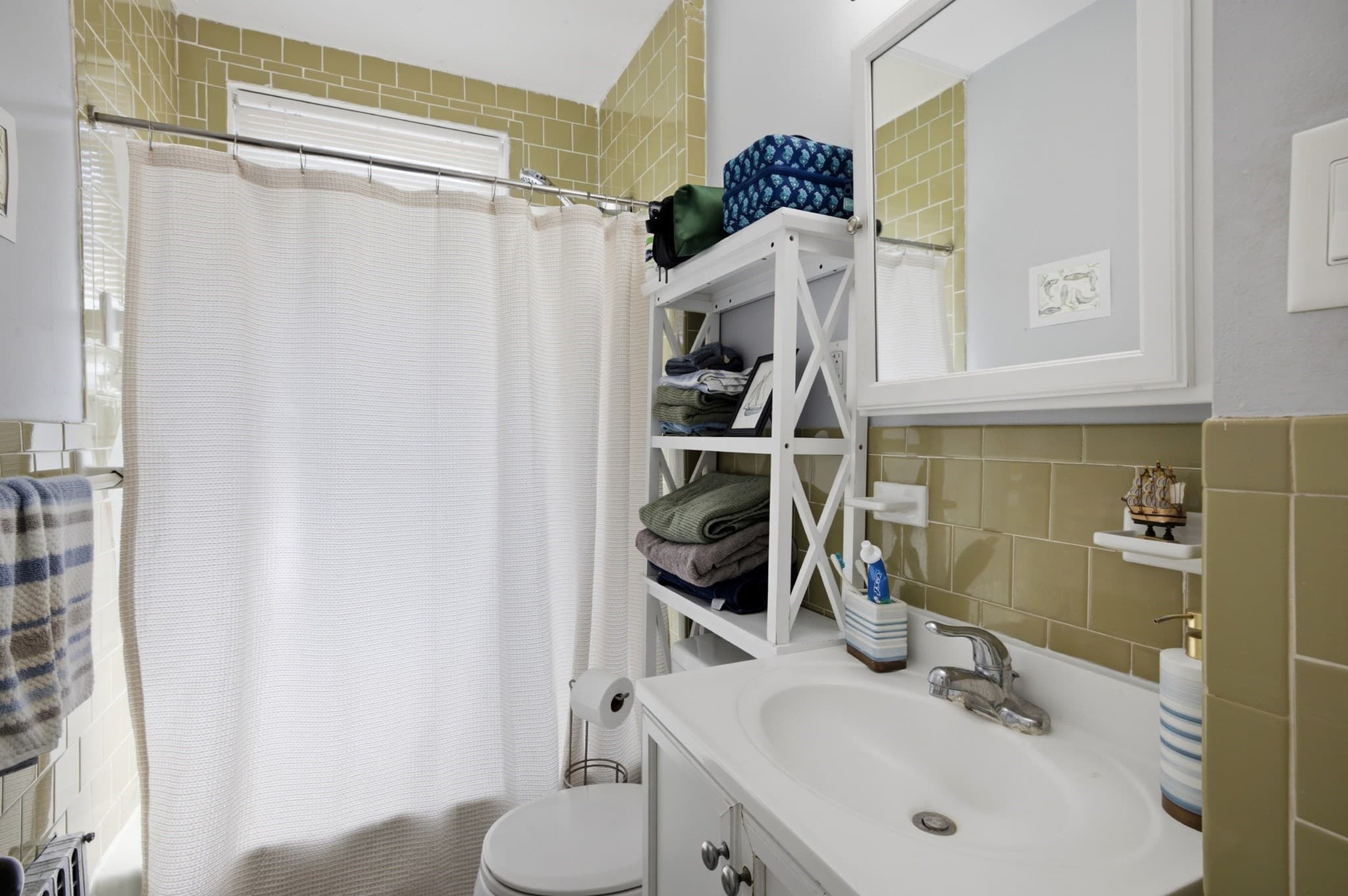 3 Family - 3 Units Up/Down at 72 Eustis Street, Cambridge MA 02140, Cambridge, photo 16 of 32