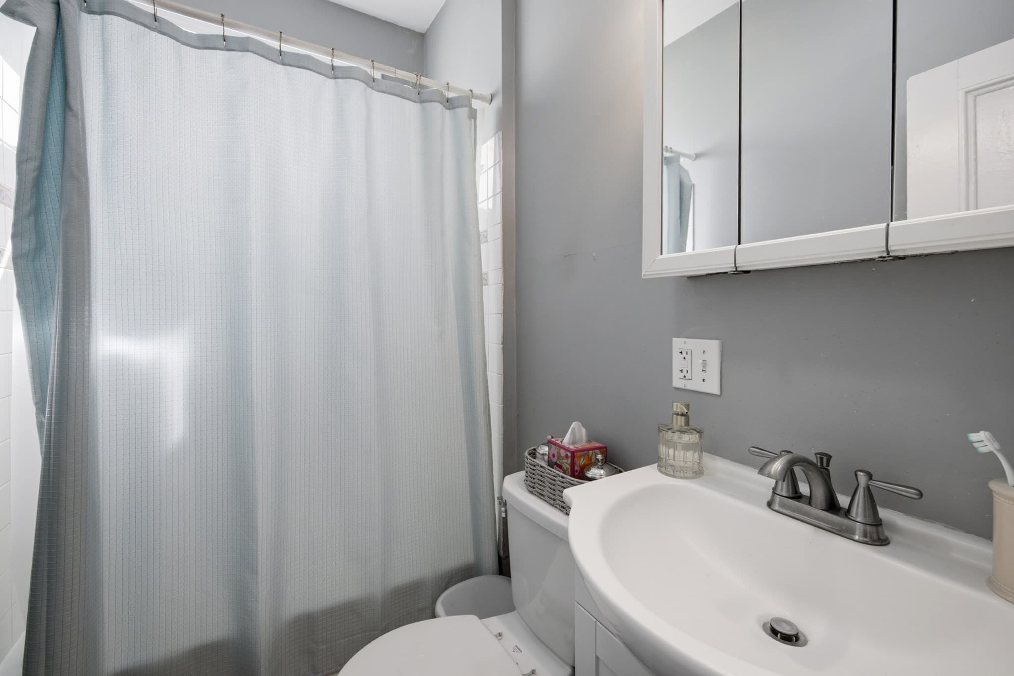 3 Family - 3 Units Up/Down at 72 Eustis Street, Cambridge MA 02140, Cambridge, photo 15 of 32