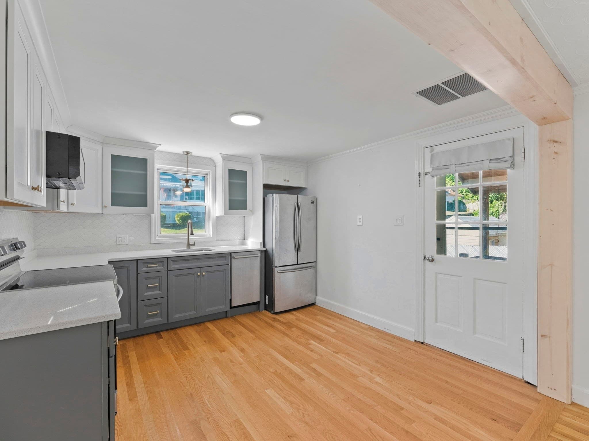 Single Family Residence at 4 Ralph St, Medford MA 02155, Medford, photo 6 of 42