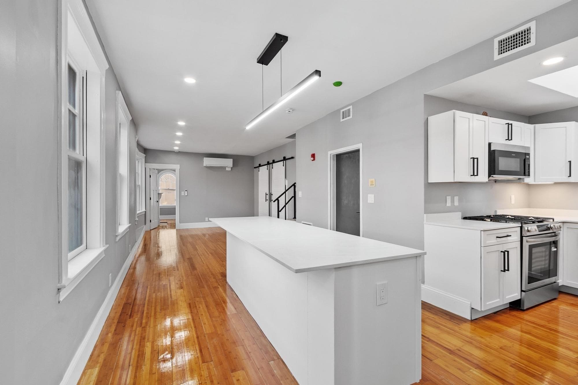 Condominium at 160 Merrimack St # D, Lowell MA 01852, Lowell, photo 18 of 42