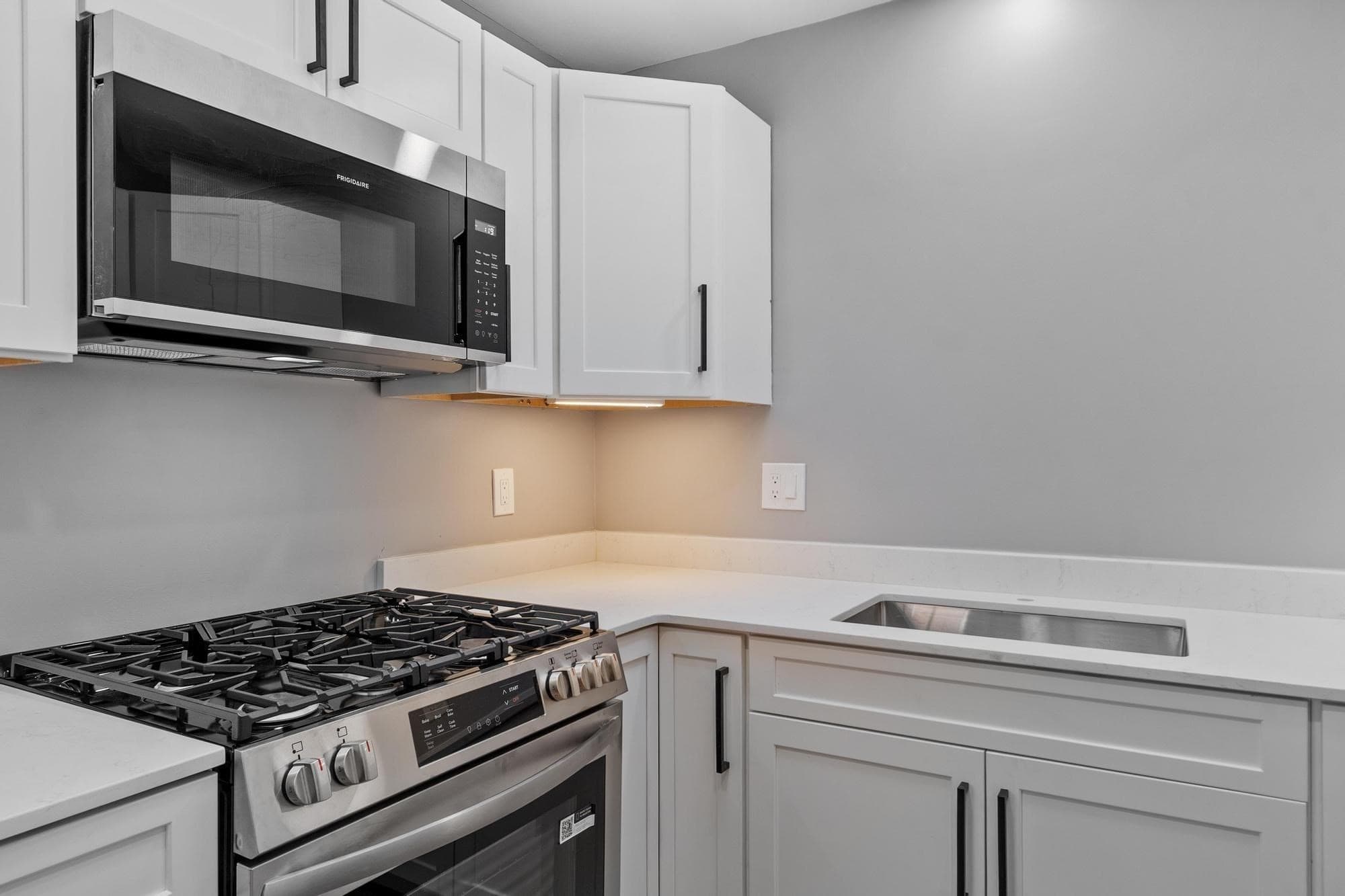 Condominium at 160 Merrimack St # D, Lowell MA 01852, Lowell, photo 19 of 42