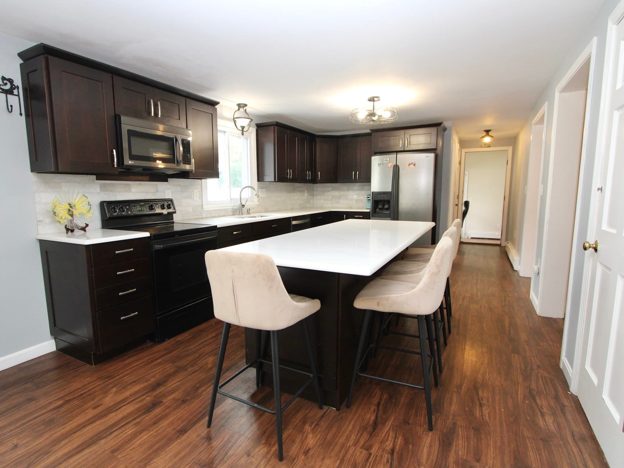 Single Family Residence at 1 Cricket Ln, Worcester MA 01602, Worcester, photo 2 of 19