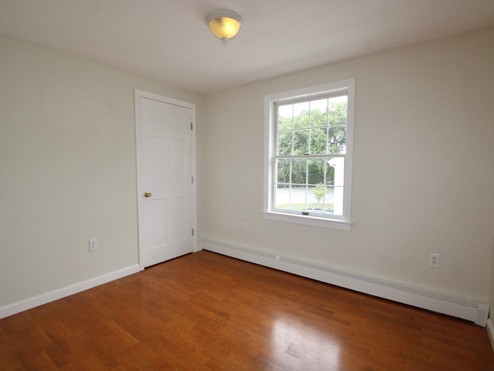 Single Family Residence at 1 Cricket Ln, Worcester MA 01602, Worcester, photo 13 of 19