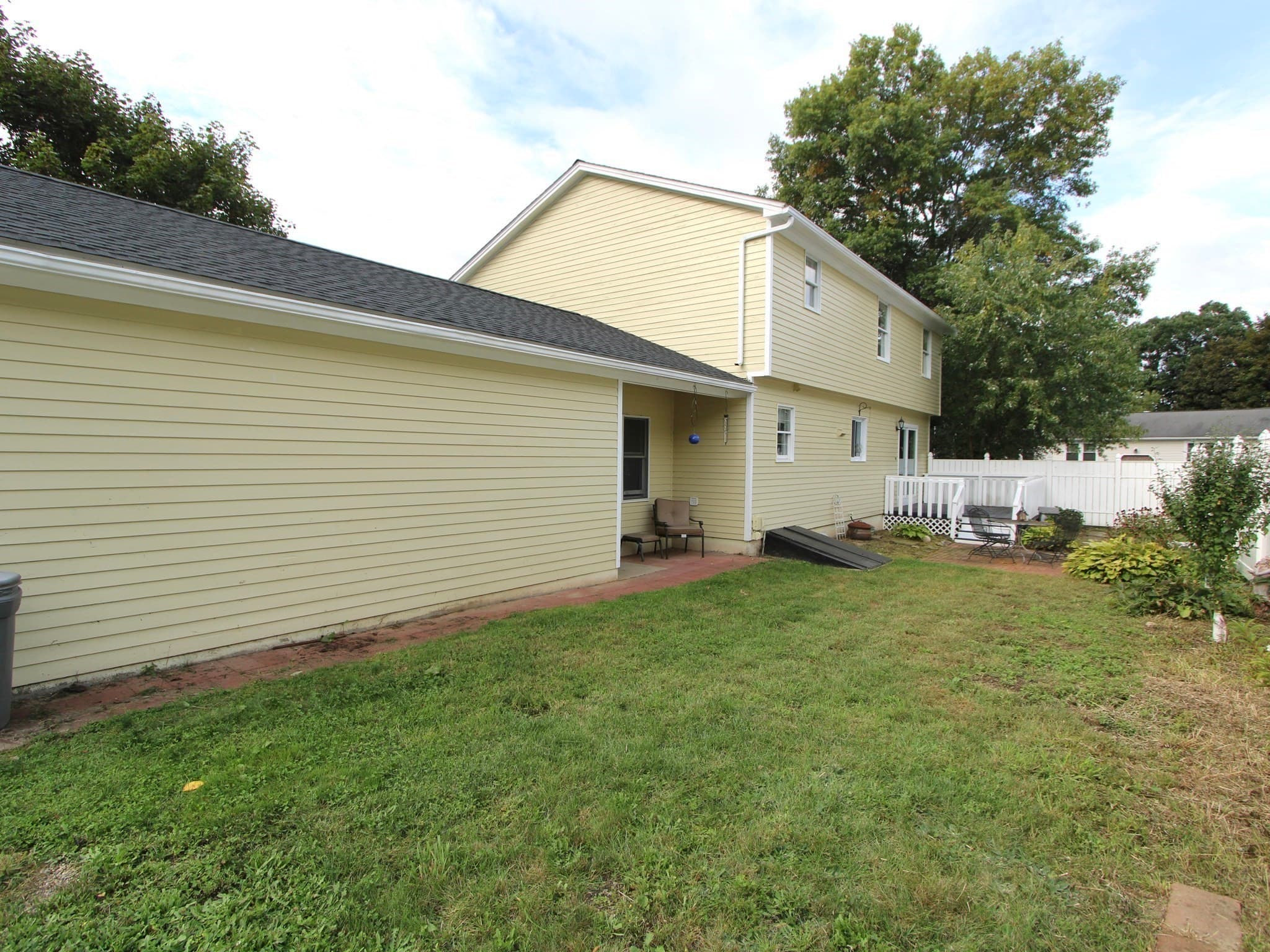 Single Family Residence at 1 Cricket Ln, Worcester MA 01602, Worcester, photo 16 of 19