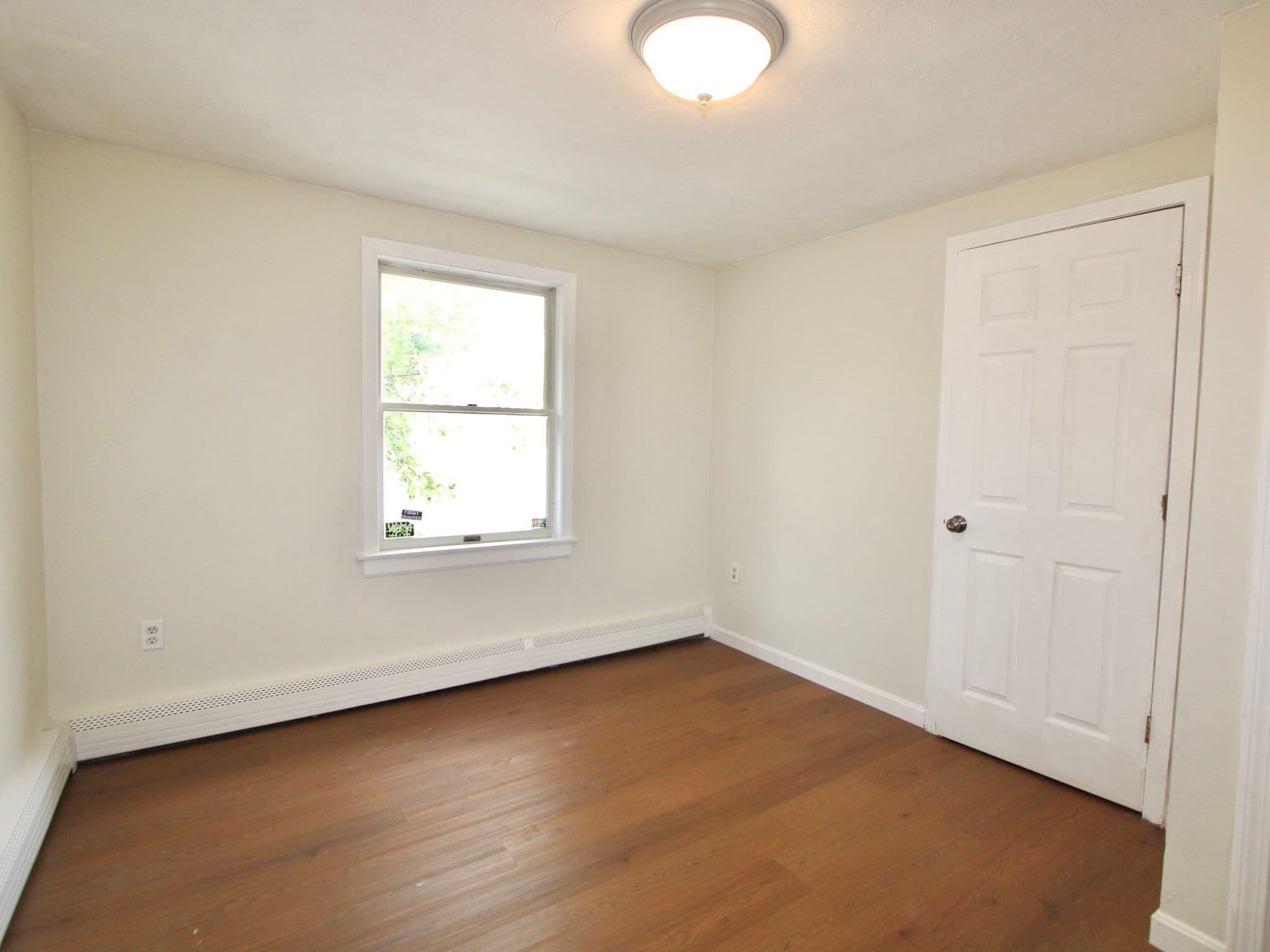 Single Family Residence at 1 Cricket Ln, Worcester MA 01602, Worcester, photo 10 of 19
