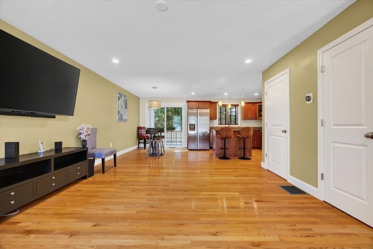 Single Family Residence at 95 Prospect Ter, Brockton MA 02301, Brockton, photo 6 of 41