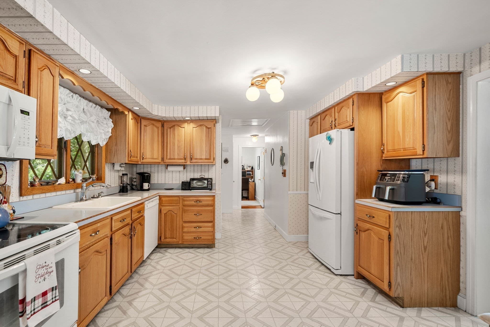 Single Family Residence at 28 Dambrosio Rd, Lynn MA 01904, Lynn, photo 9 of 39