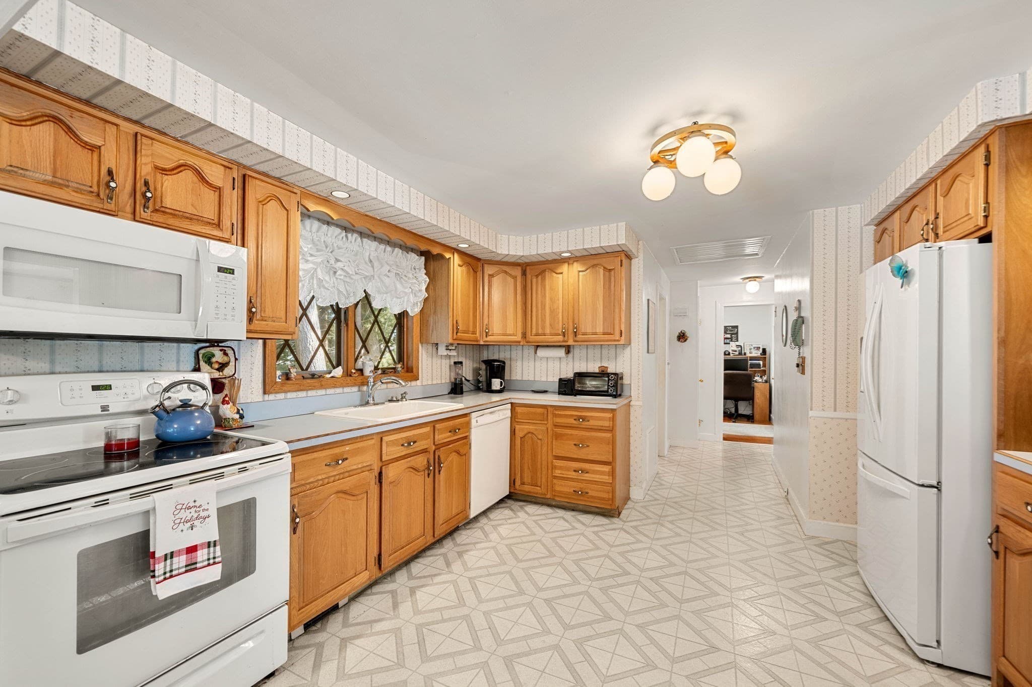 Single Family Residence at 28 Dambrosio Rd, Lynn MA 01904, Lynn, photo 10 of 39