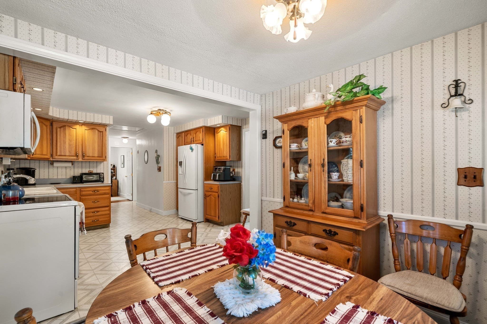 Single Family Residence at 28 Dambrosio Rd, Lynn MA 01904, Lynn, photo 8 of 39
