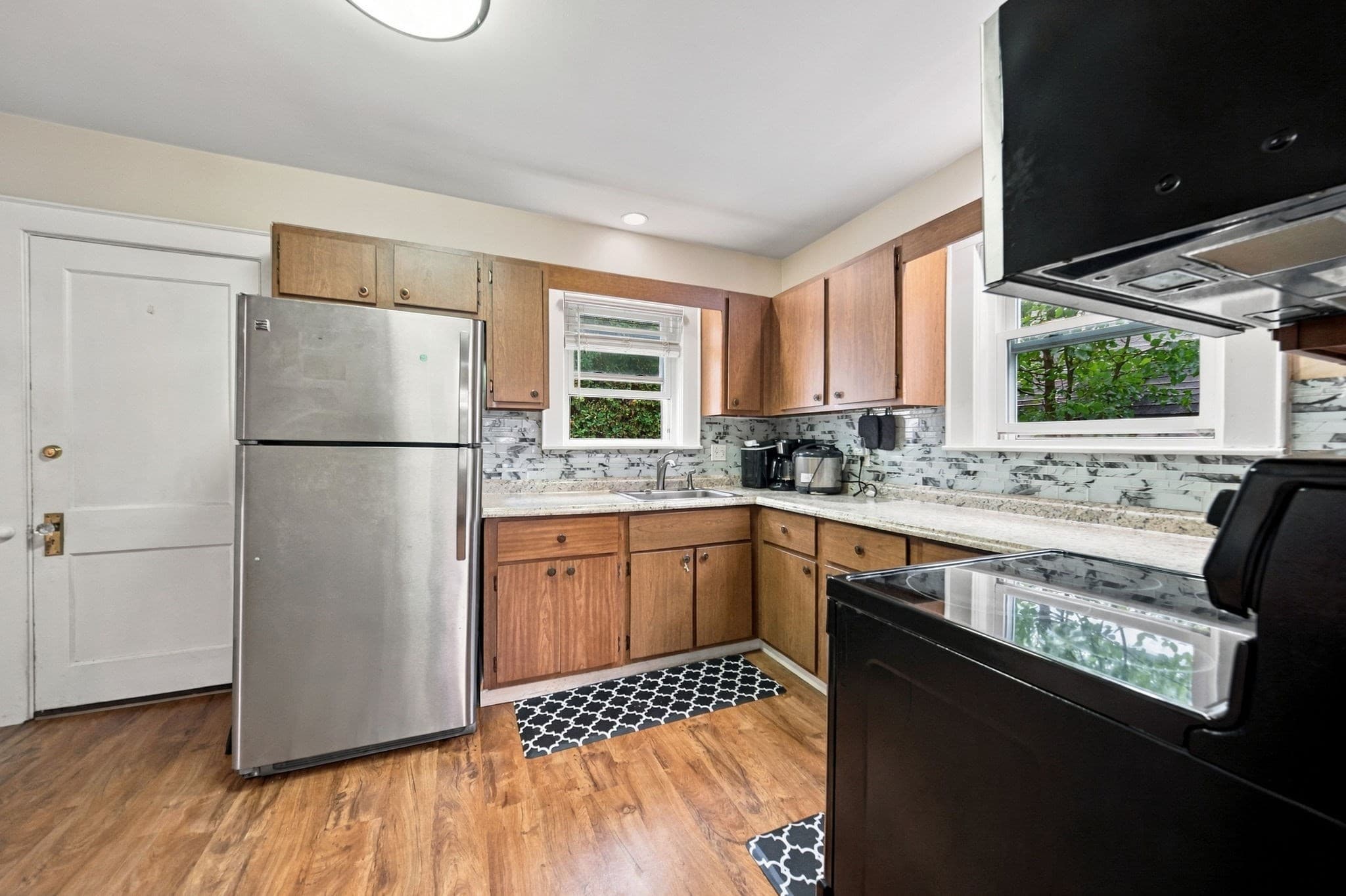 Single Family Residence at 31 Lura St, Lowell MA 01851, Lowell, photo 7 of 42