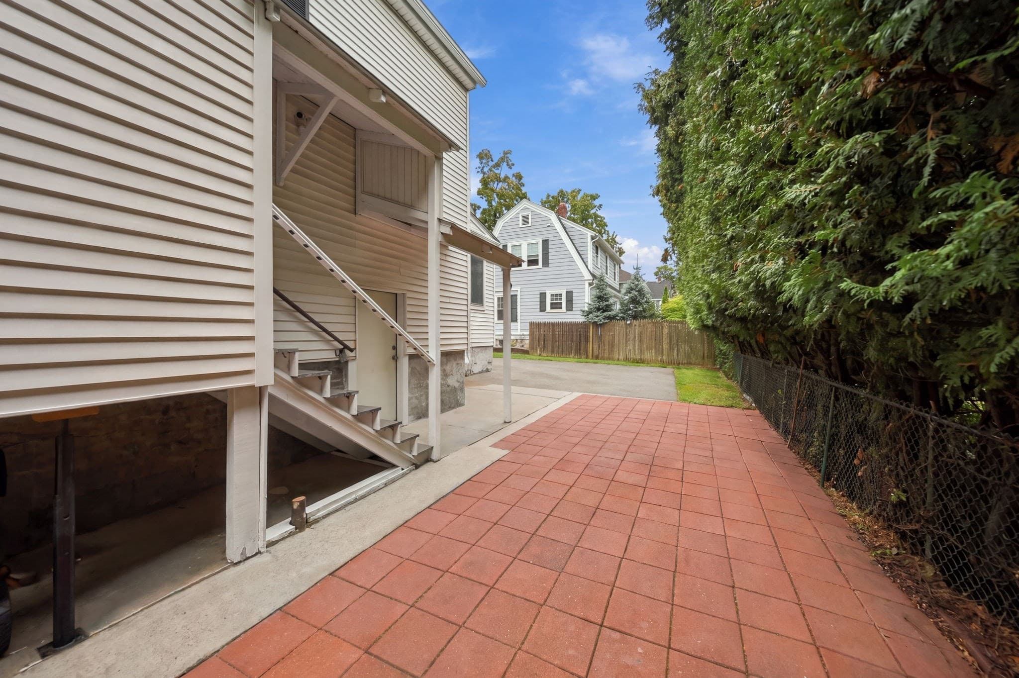 Single Family Residence at 31 Lura St, Lowell MA 01851, Lowell, photo 37 of 42