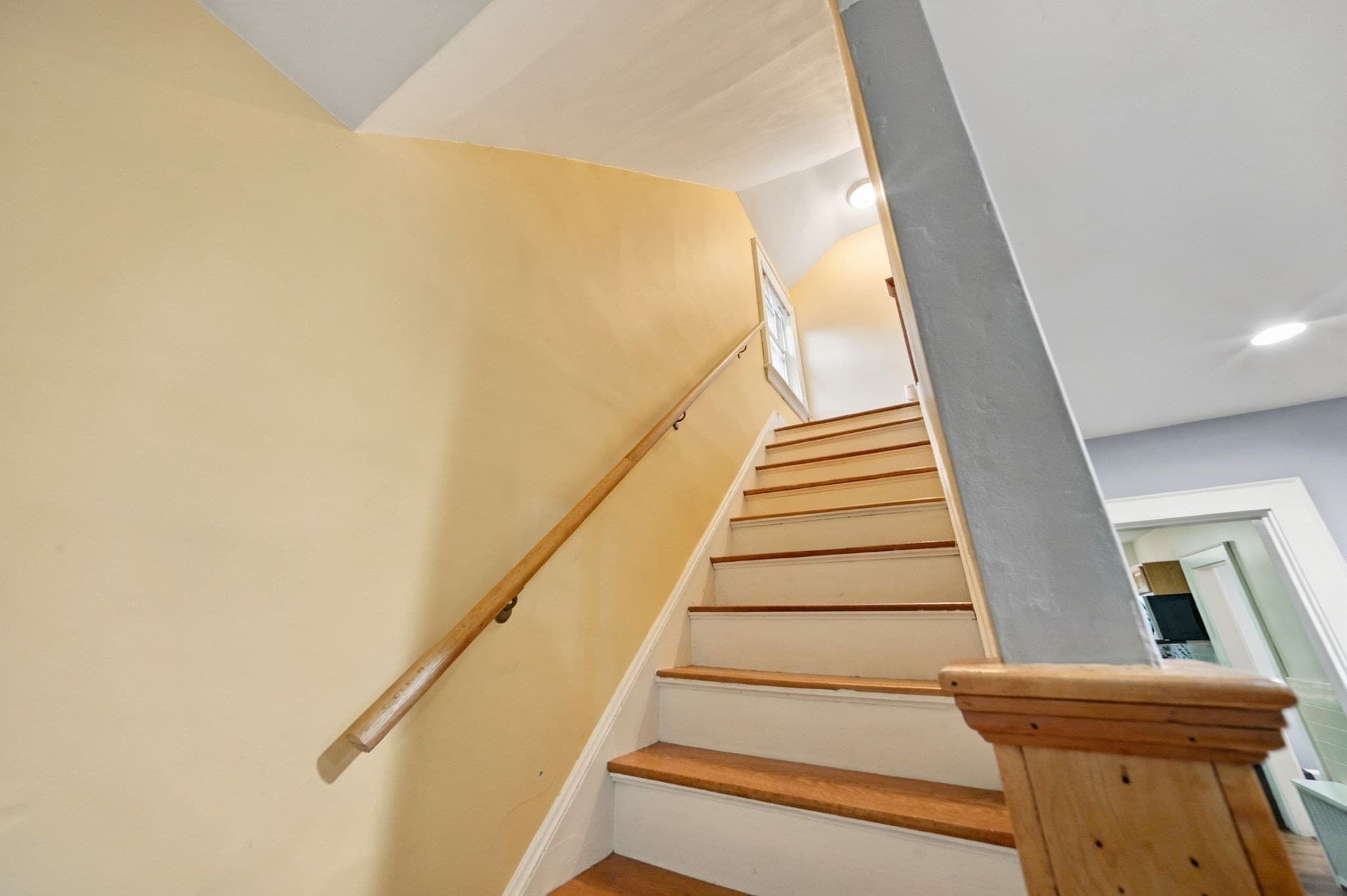 Single Family Residence at 31 Lura St, Lowell MA 01851, Lowell, photo 19 of 42
