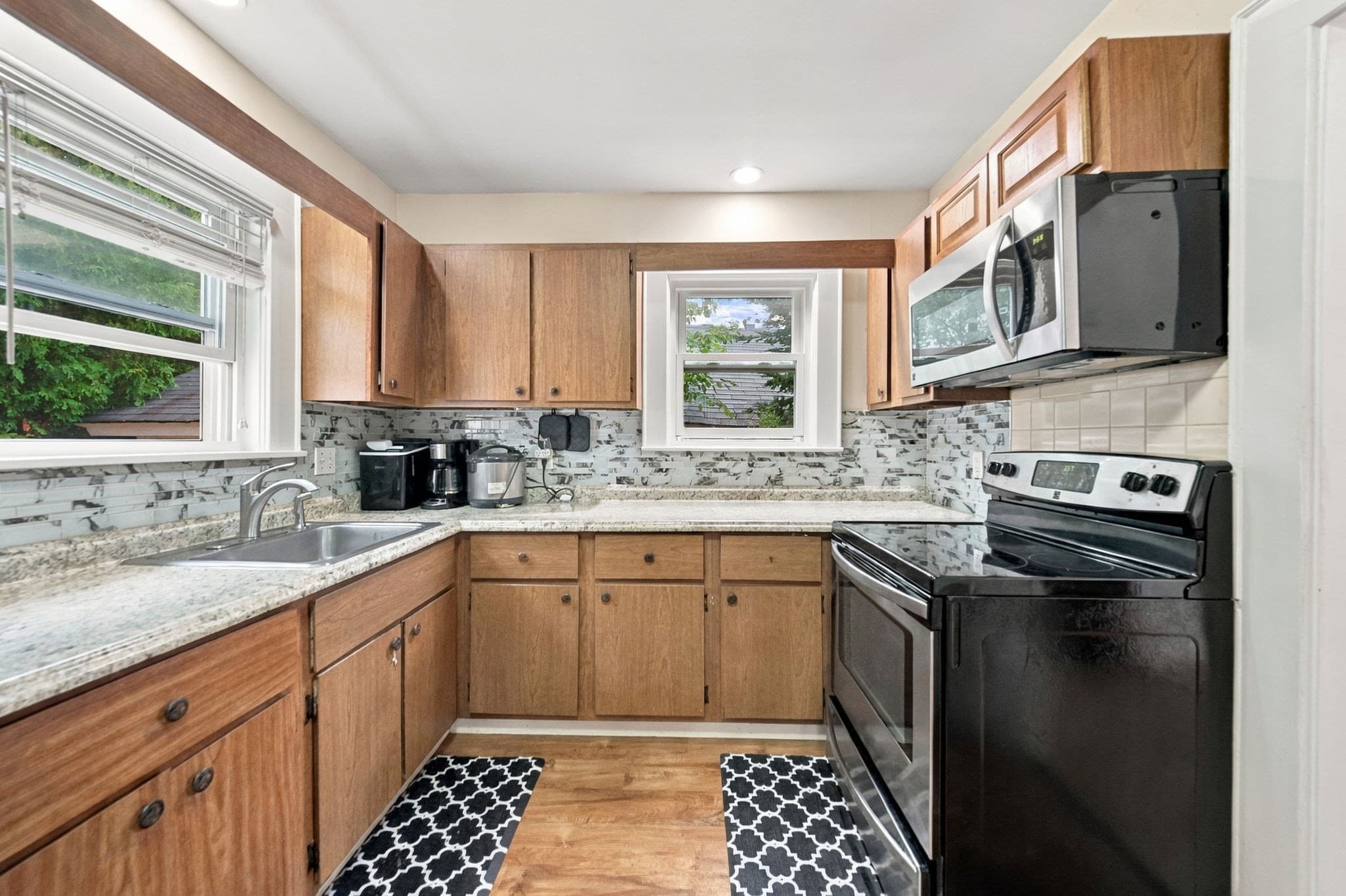 Single Family Residence at 31 Lura St, Lowell MA 01851, Lowell, photo 8 of 42