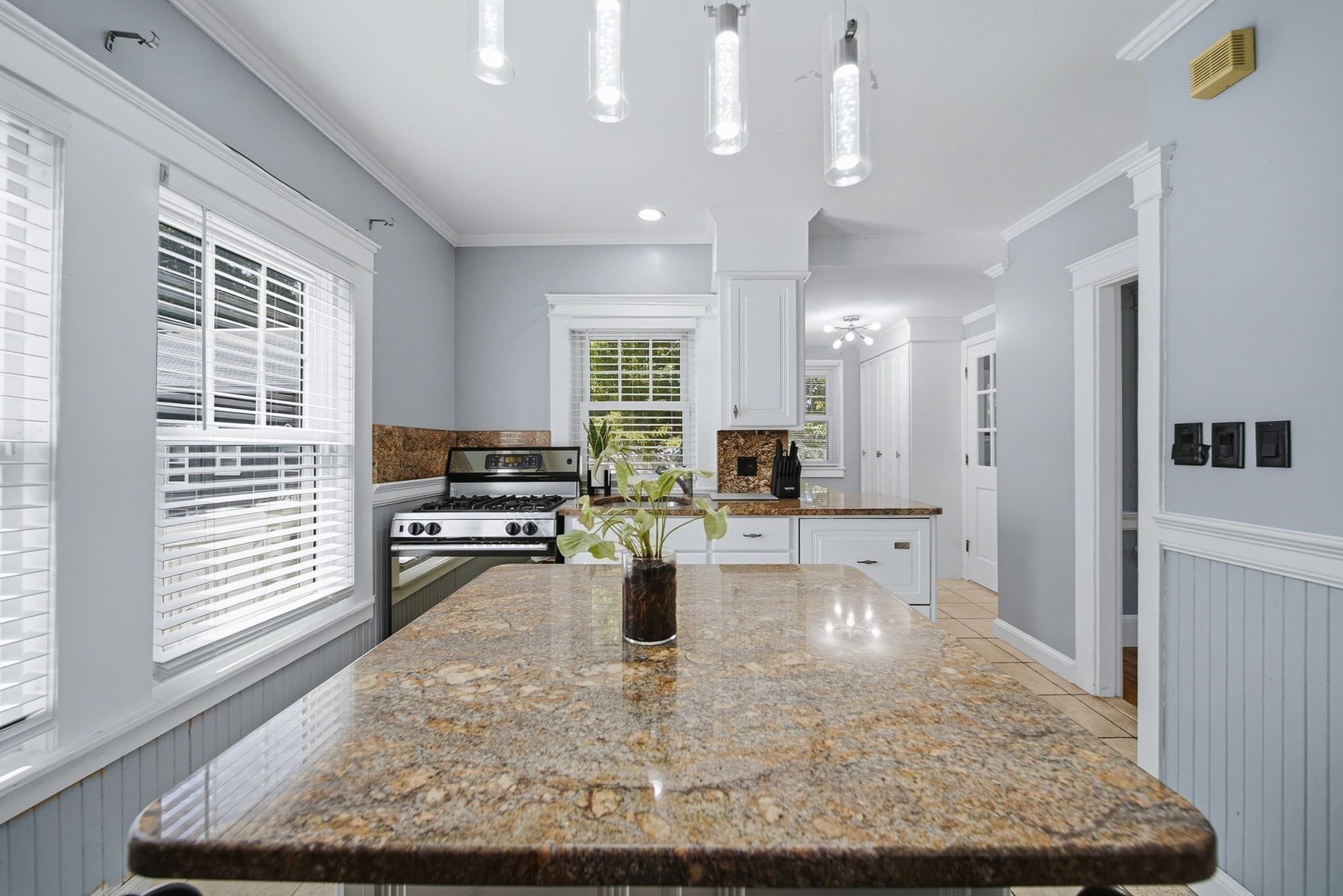 Single Family Residence at 125 Upham St, Lowell MA 01851, Lowell, photo 13 of 29