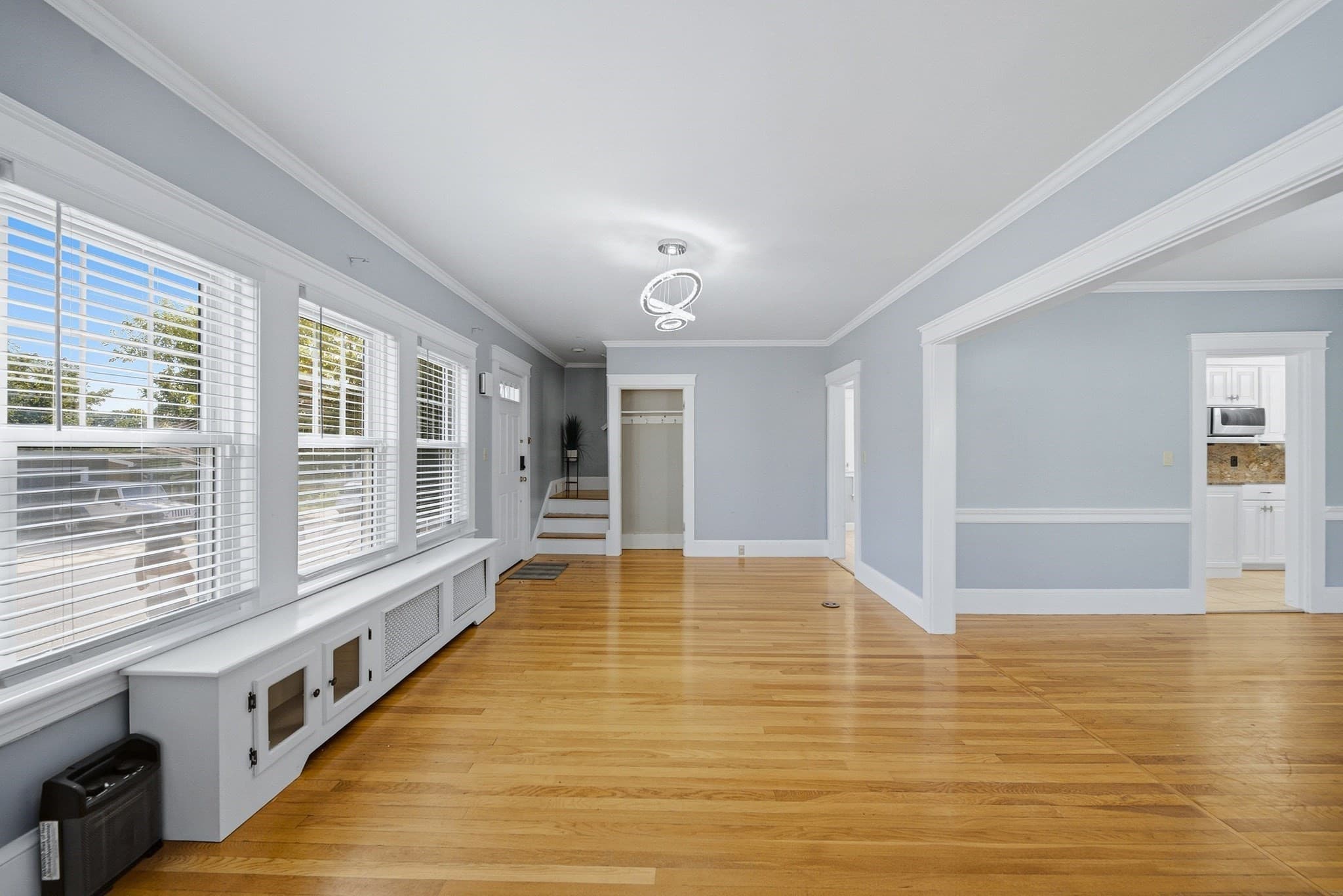 Single Family Residence at 125 Upham St, Lowell MA 01851, Lowell, photo 4 of 29