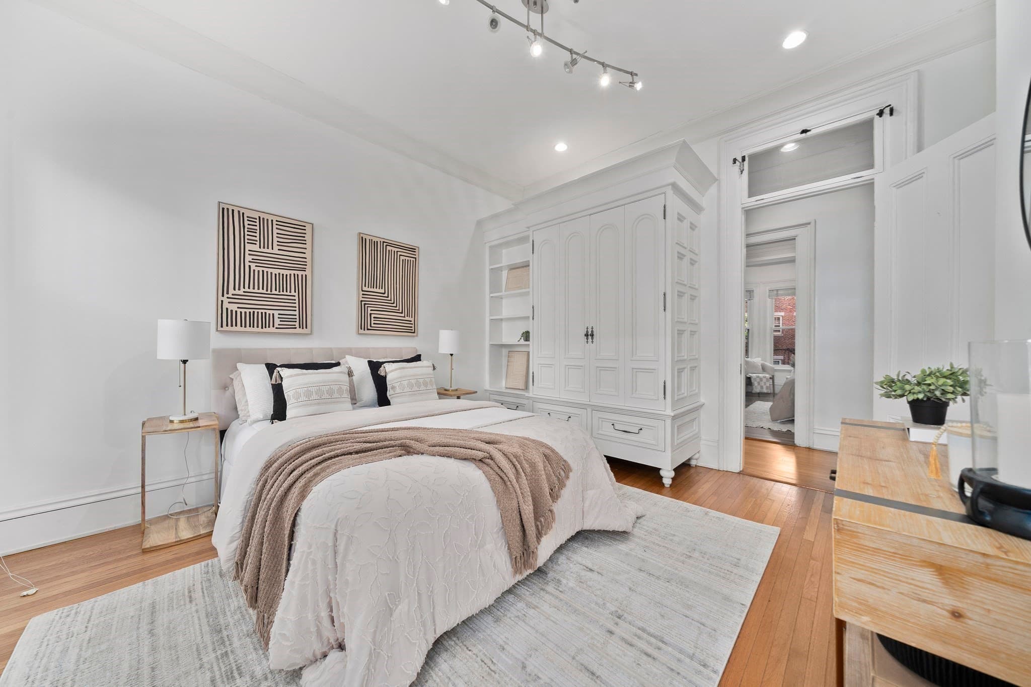 Condominium at 17 High Street # 2, Brookline MA 02445, Brookline, photo 21 of 42