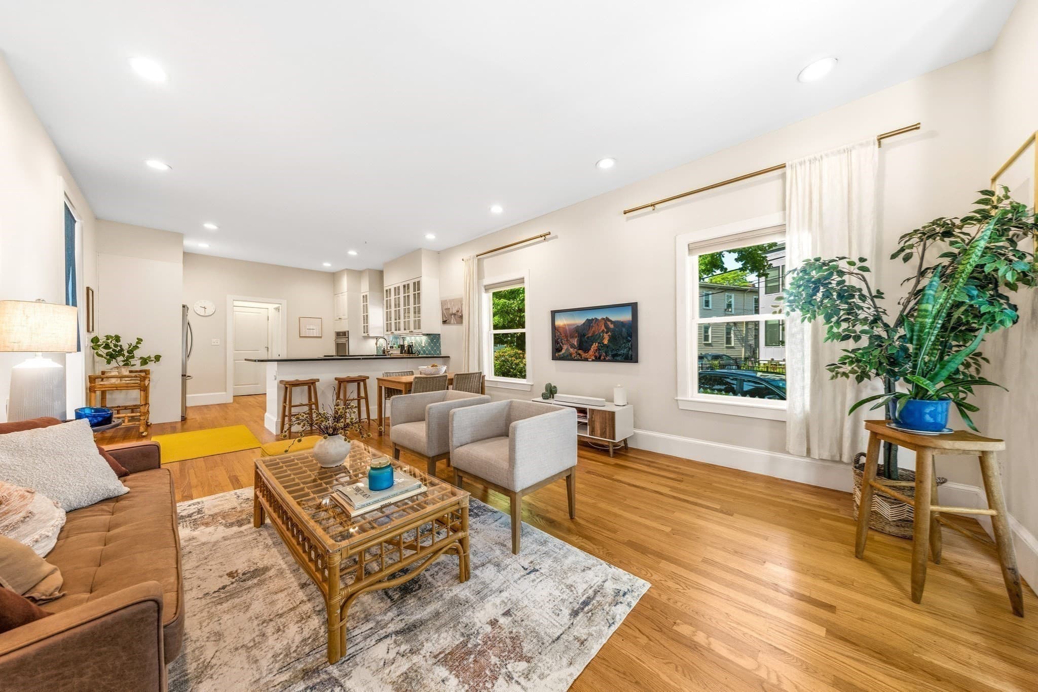 Condominium at 36 Oak St # 1, Somerville MA 02143, Somerville, photo 2 of 28