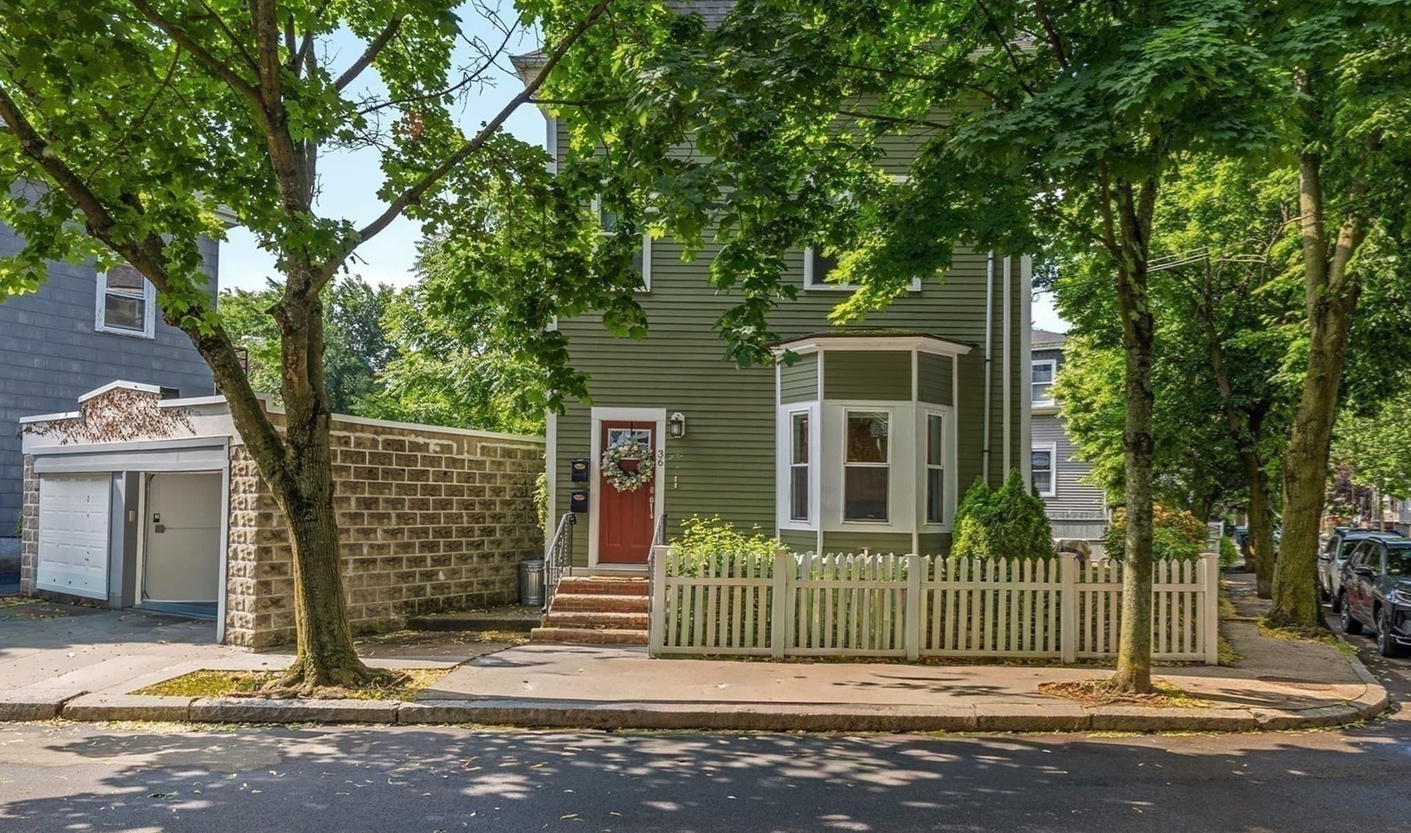 36 Oak St # 1, Somerville MA 02143