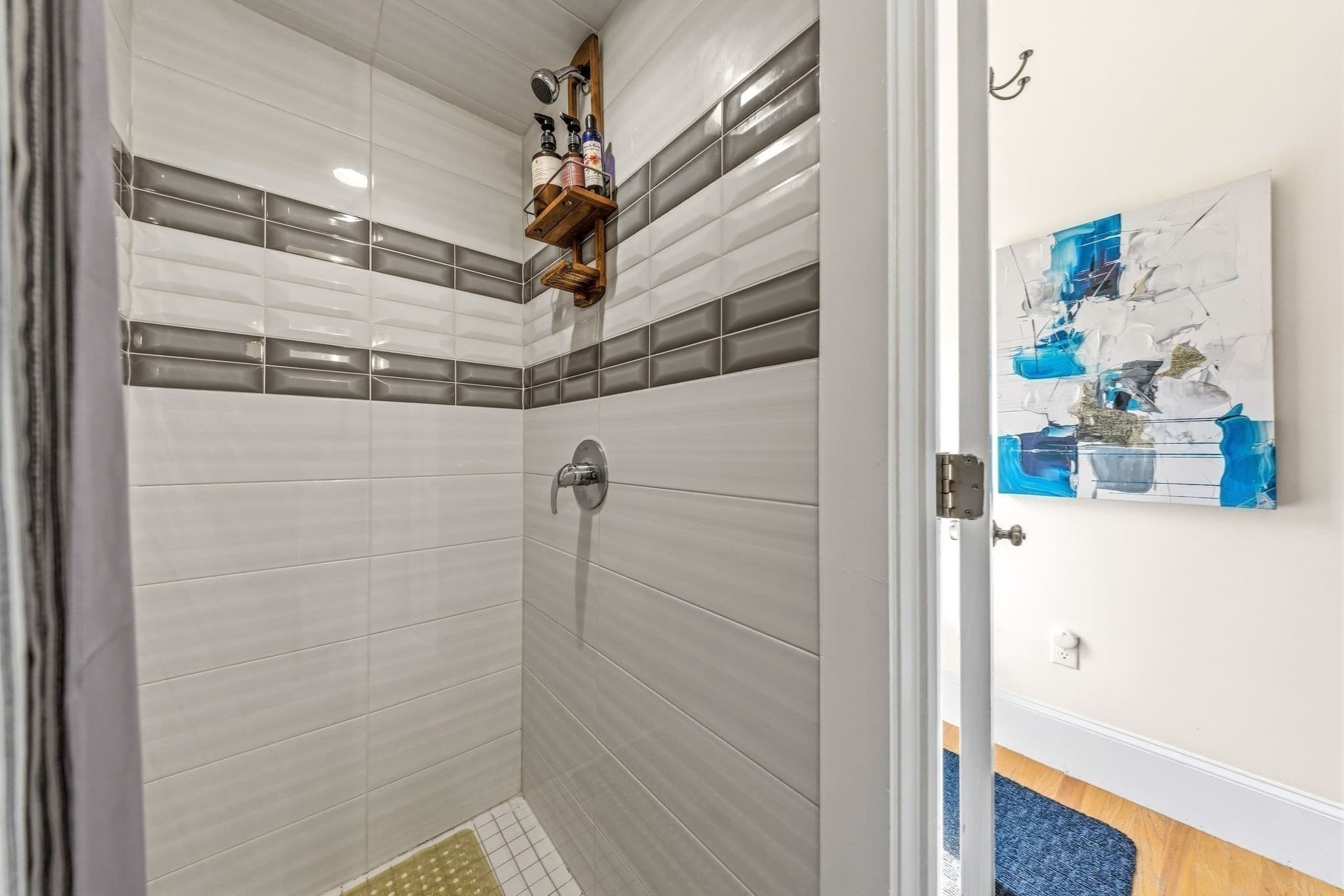 Condominium at 36 Oak St # 1, Somerville MA 02143, Somerville, photo 11 of 28