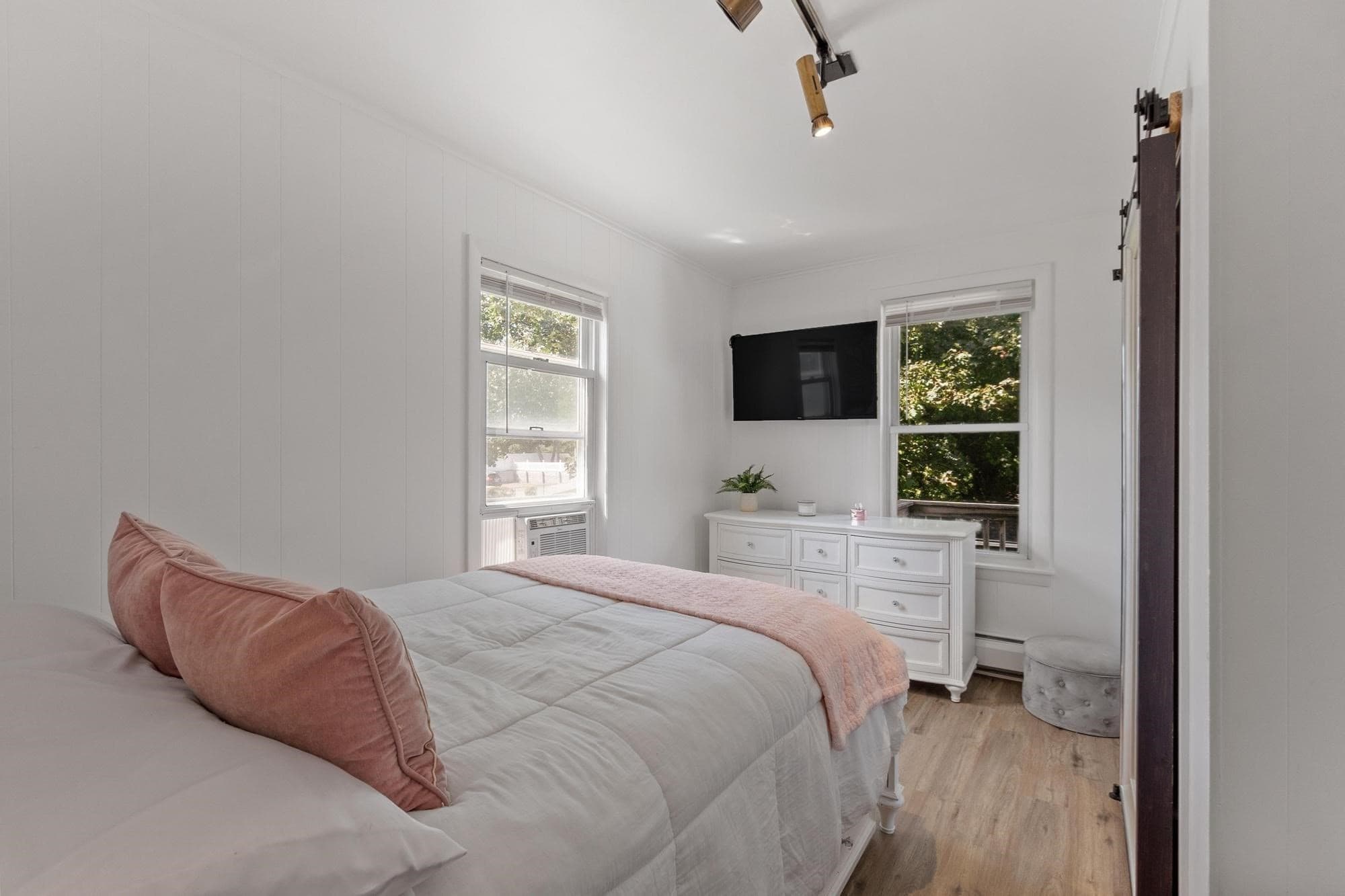 2 Family - 2 Units Up/Down at 262 Oak Street, Clinton MA 01510, Clinton, photo 16 of 42