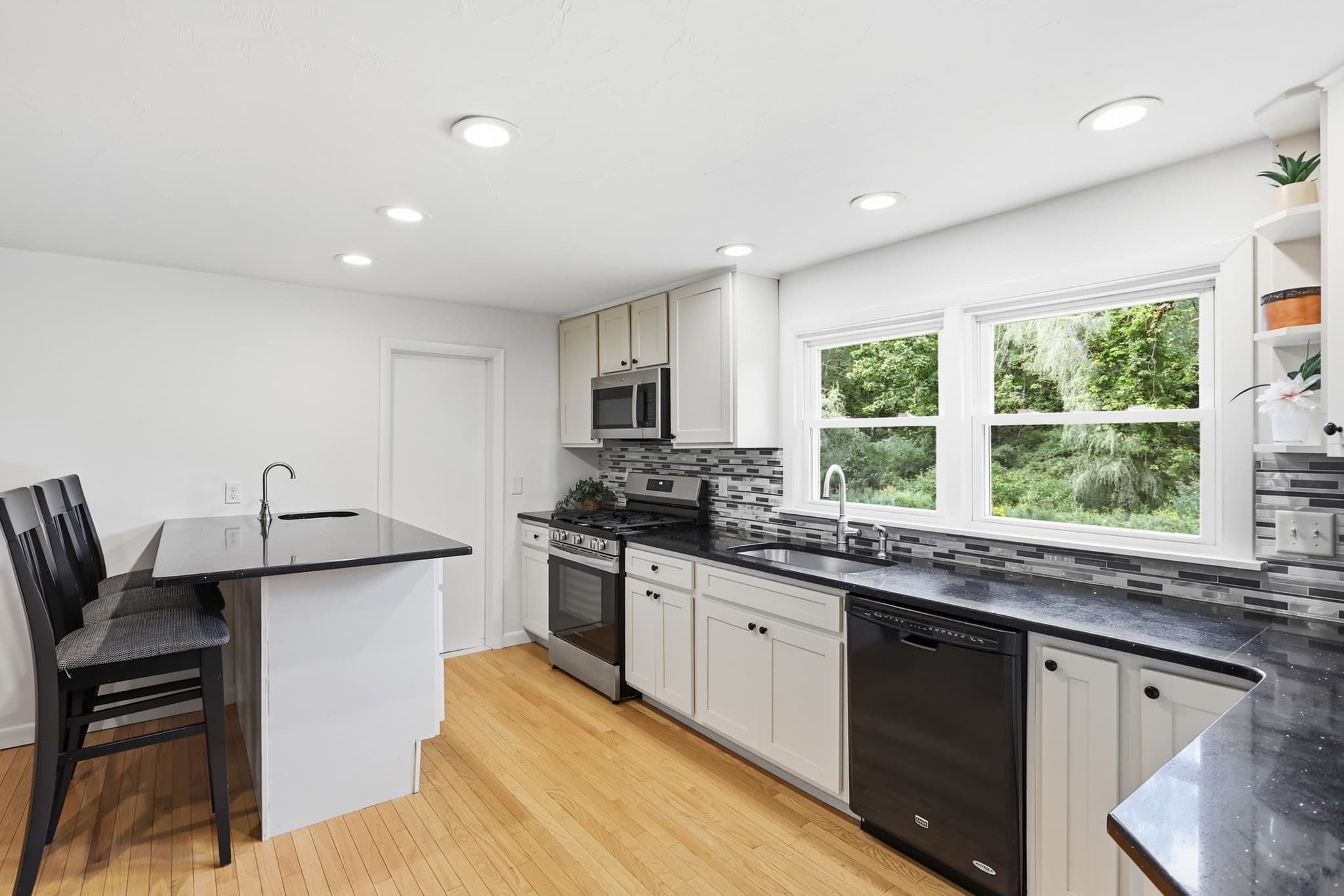 Single Family Residence at 501 Newtown Road, Littleton MA 01460, Littleton, photo 18 of 40