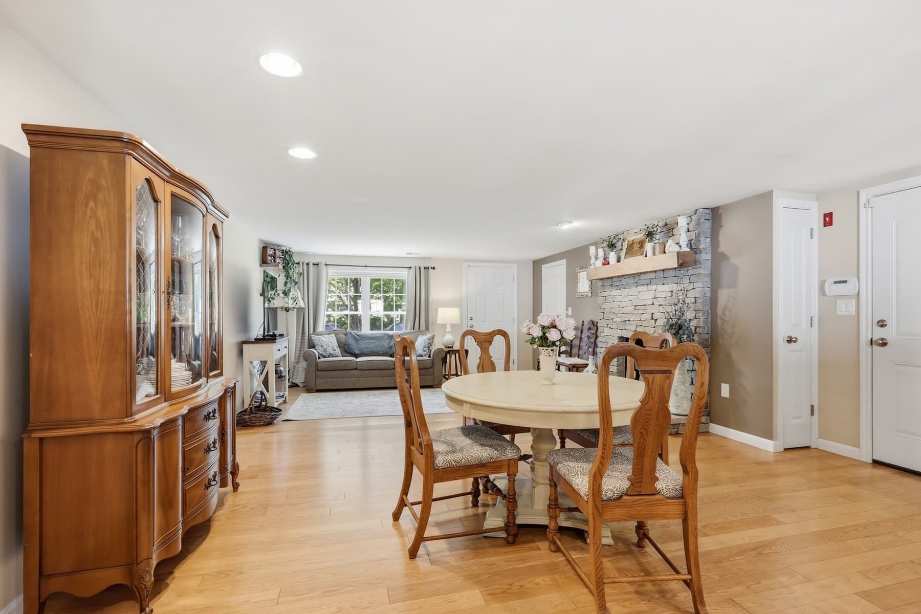Single Family Residence at 33 Westwind Rd., Andover MA 01810, Andover, photo 8 of 29