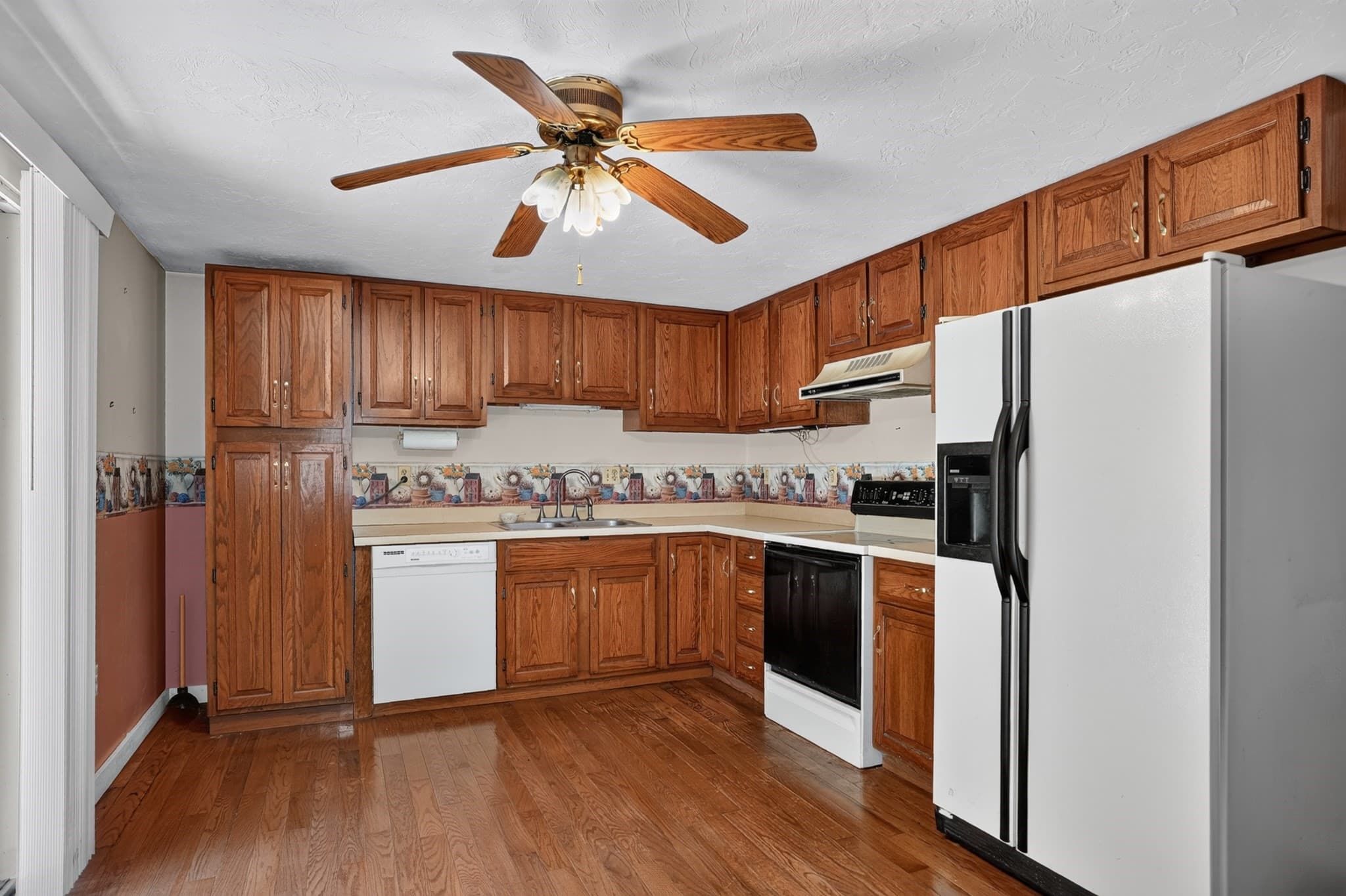 Single Family Residence at 68 School St, Upton MA 01568, Upton, photo 7 of 24