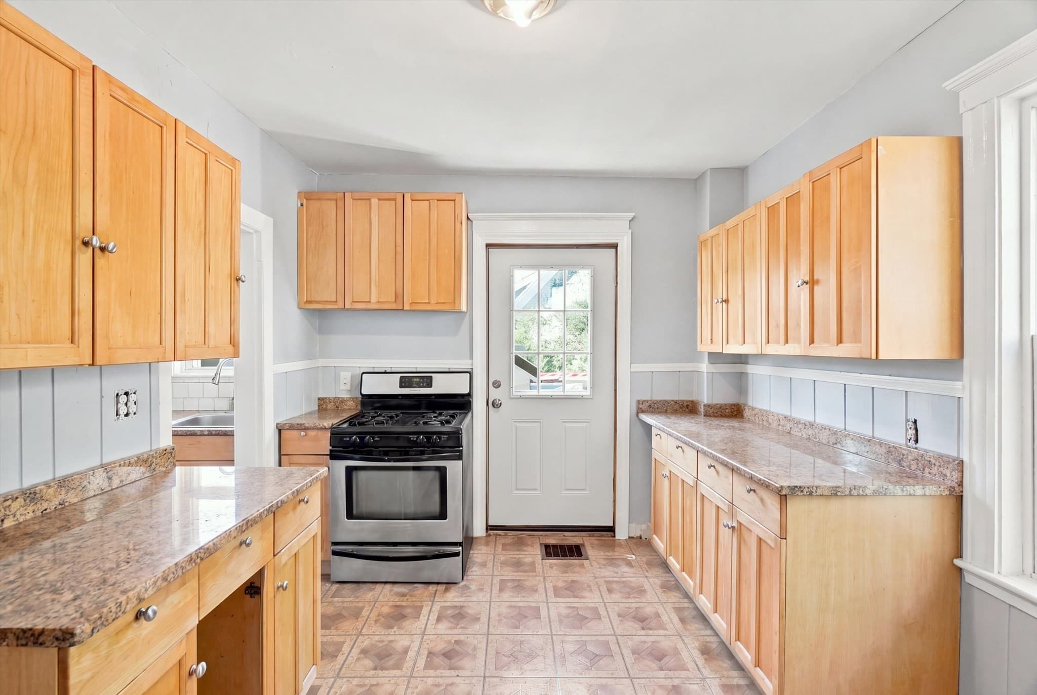 Single Family Residence at 6 Cliff Street, Lynn MA 01905, Lynn, photo 15 of 40