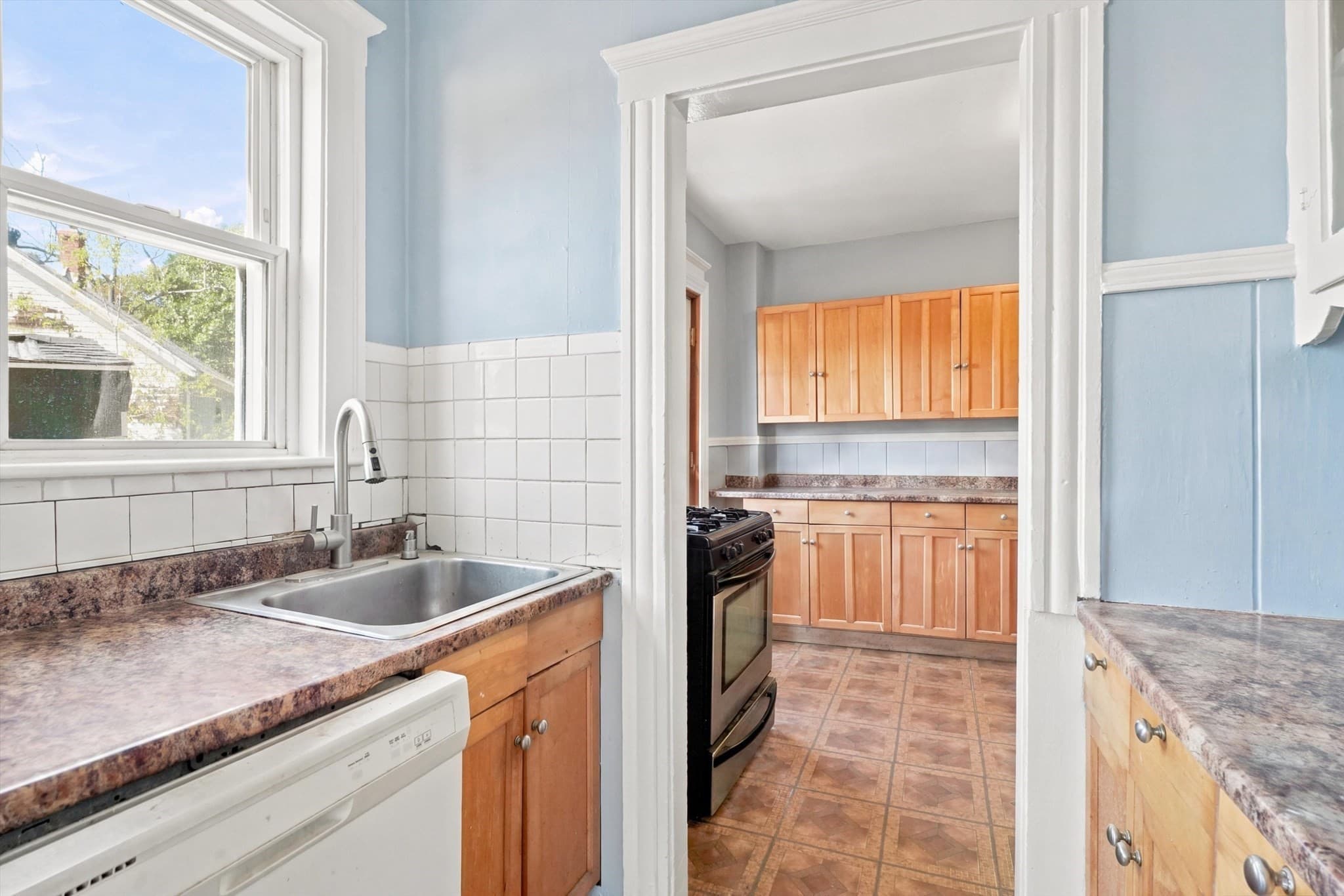 Single Family Residence at 6 Cliff Street, Lynn MA 01905, Lynn, photo 11 of 40