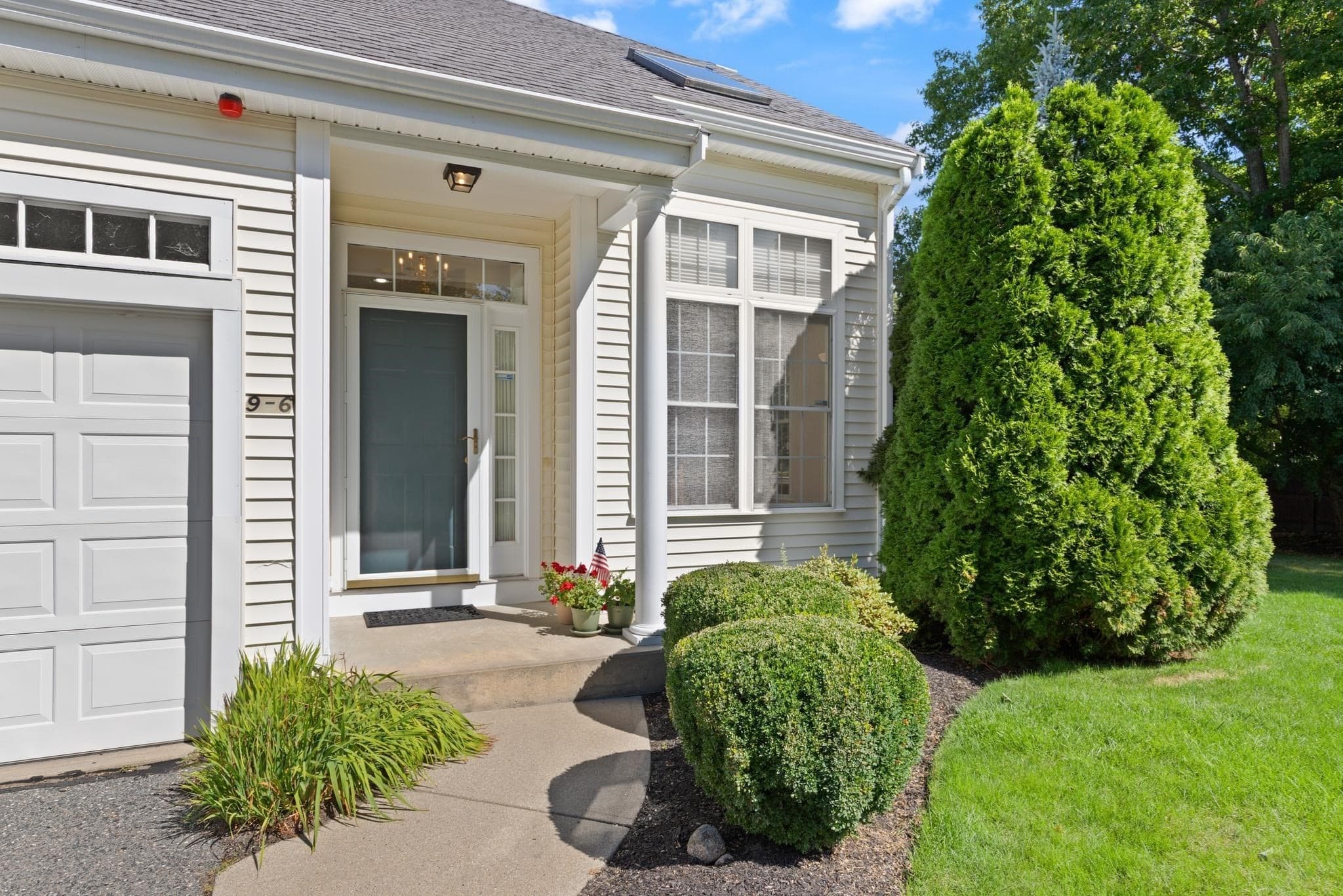 Condominium at 9 Kingson Ln # 6, Medway MA 02053, Medway, photo 2 of 42