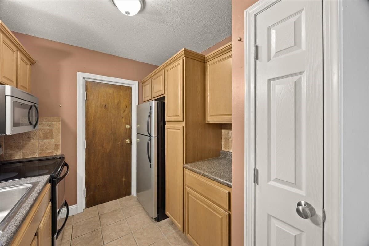 Condominium at 97 Colonel Bell Dr # 1, Brockton MA 02301, Brockton, photo 10 of 20