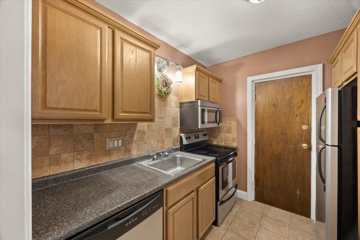 Condominium at 97 Colonel Bell Dr # 1, Brockton MA 02301, Brockton, photo 11 of 20