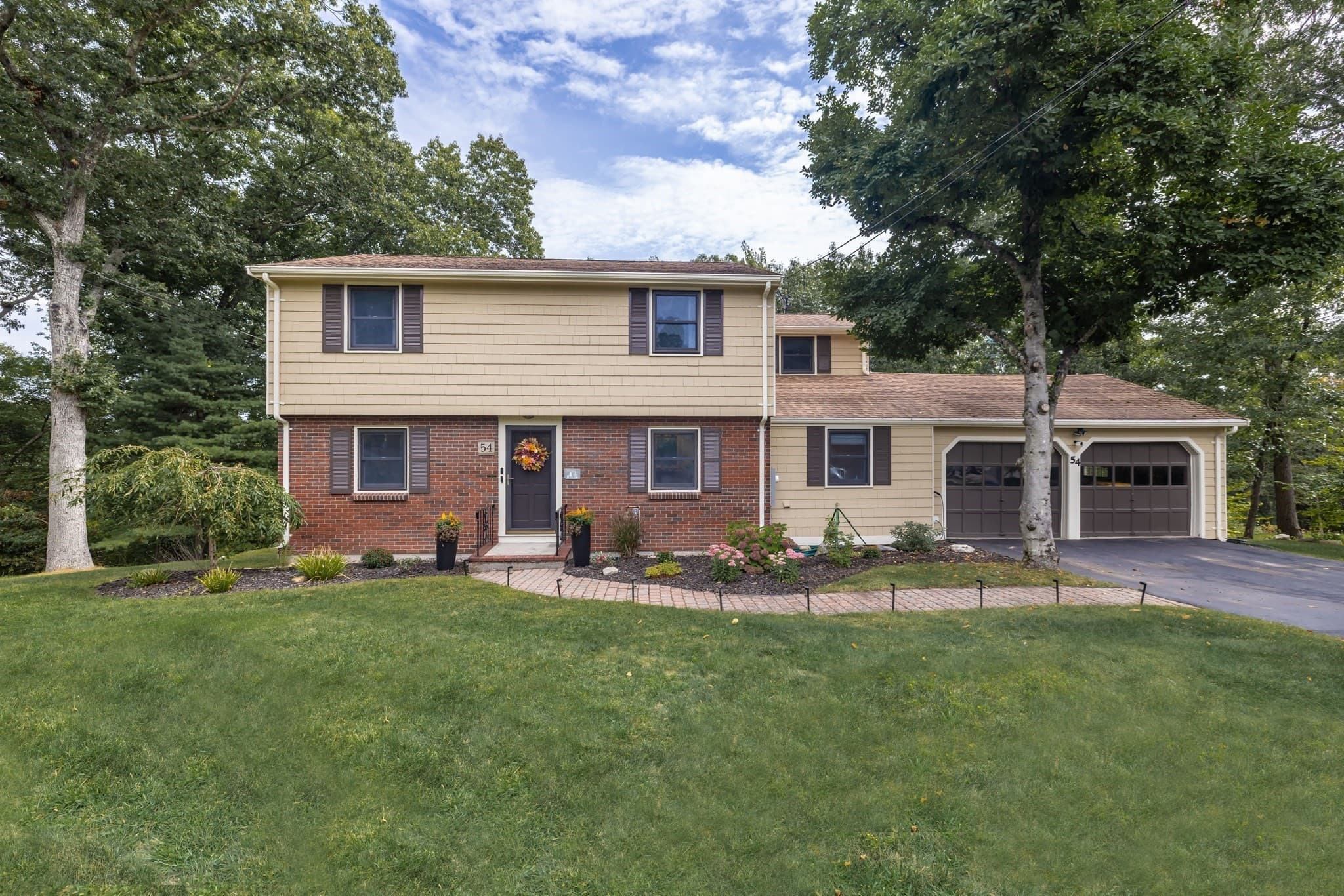 54 Checkerberry Ln, Framingham MA 01702