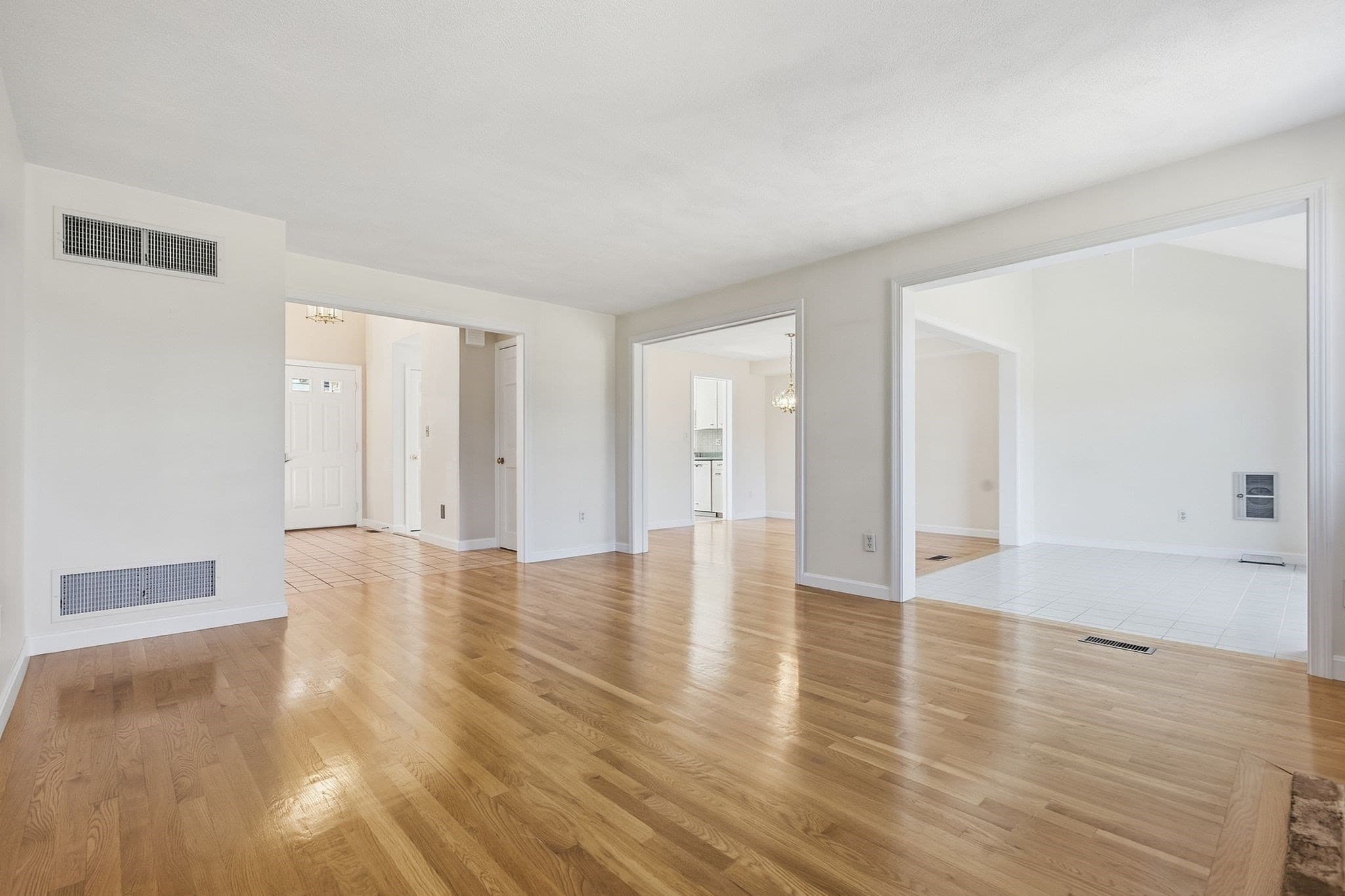 Condominium at 33 Mid Iron Dr # 33, North Reading MA 01864, North Reading, photo 7 of 39
