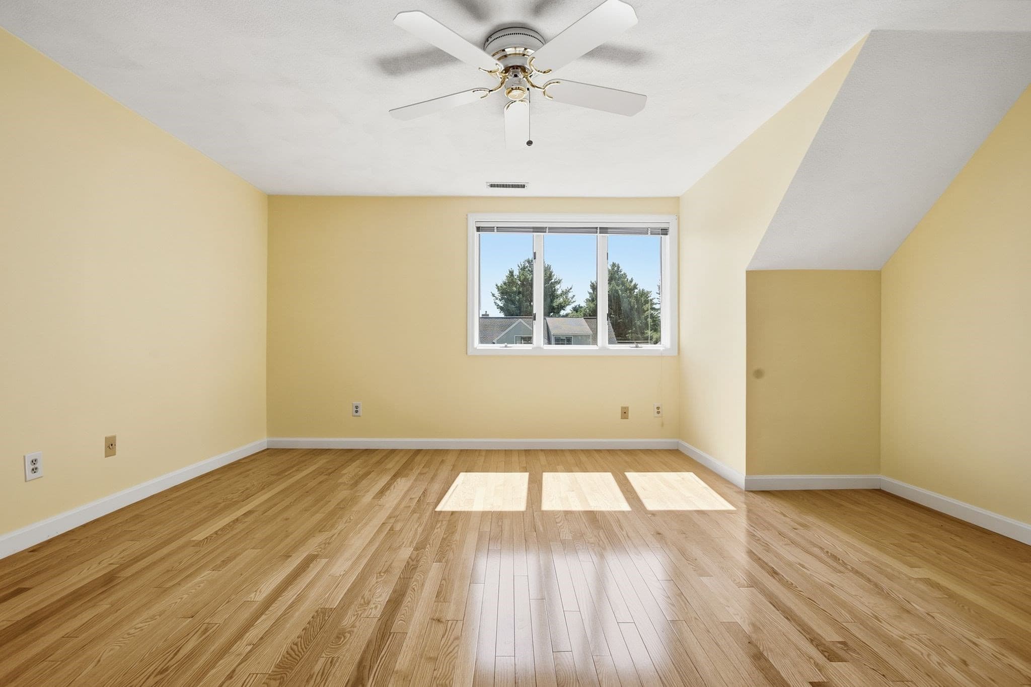 Condominium at 33 Mid Iron Dr # 33, North Reading MA 01864, North Reading, photo 20 of 39