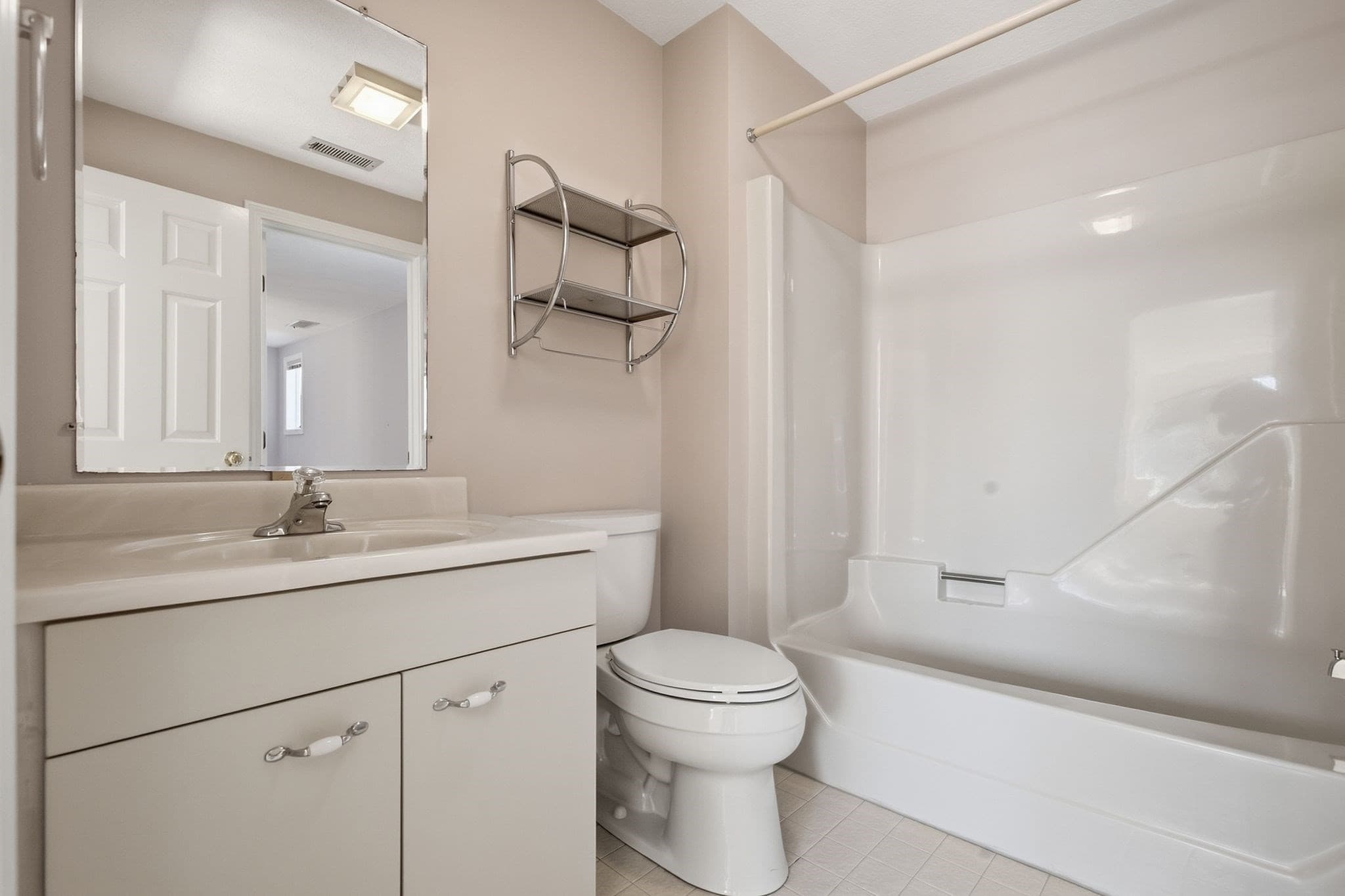 Condominium at 33 Mid Iron Dr # 33, North Reading MA 01864, North Reading, photo 25 of 39