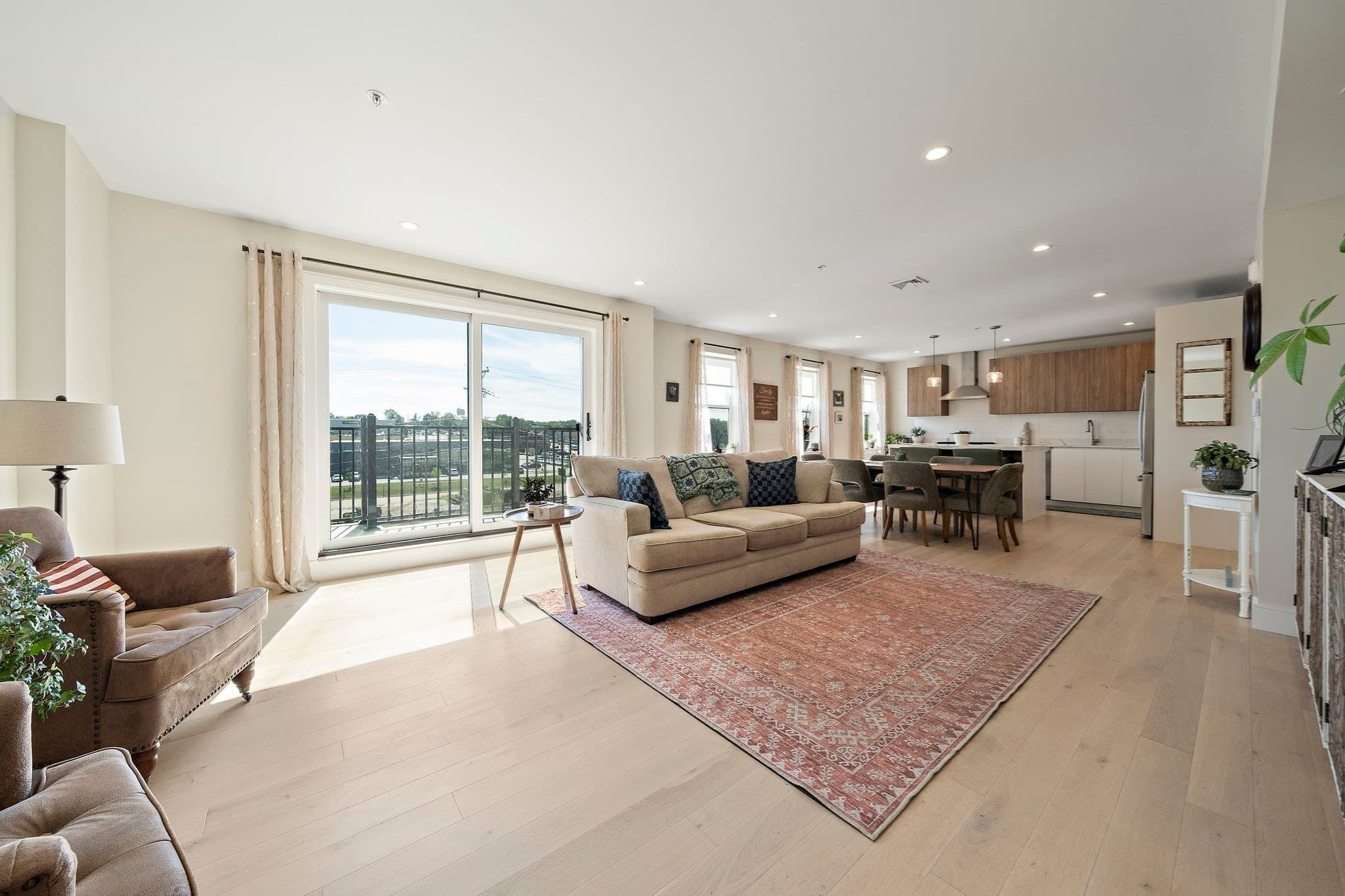 Condominium at 488 Quincy Ave # 4, Quincy MA 02169, photo 2 of 33